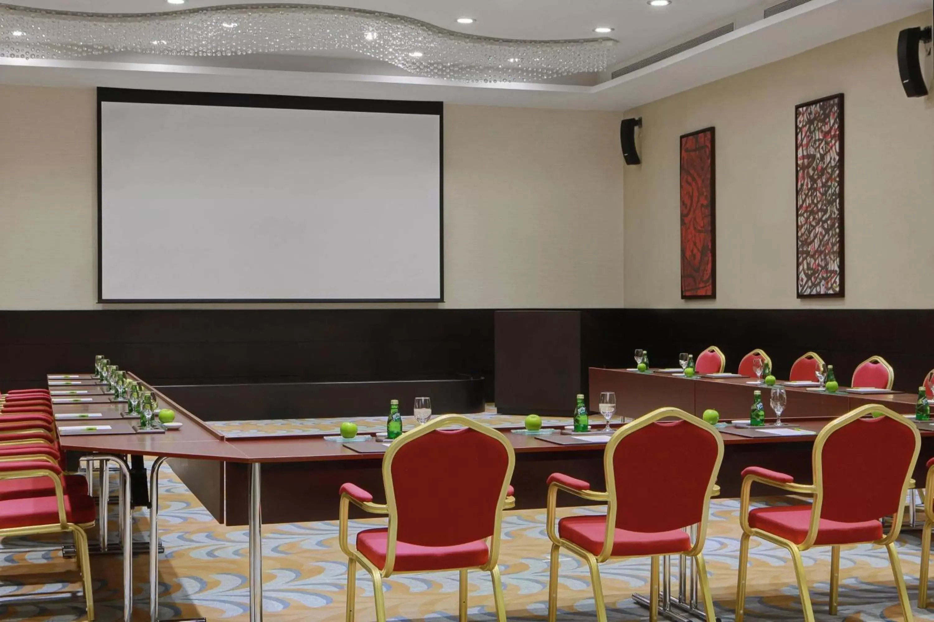 Meeting/conference room in Courtyard by Marriott Jazan