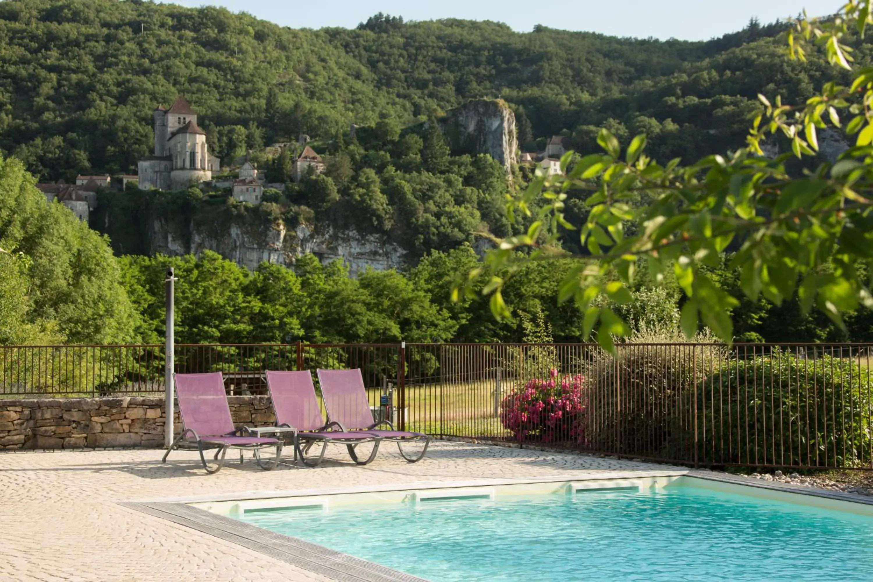 Swimming Pool in Hôtel-Spa Le Saint Cirq