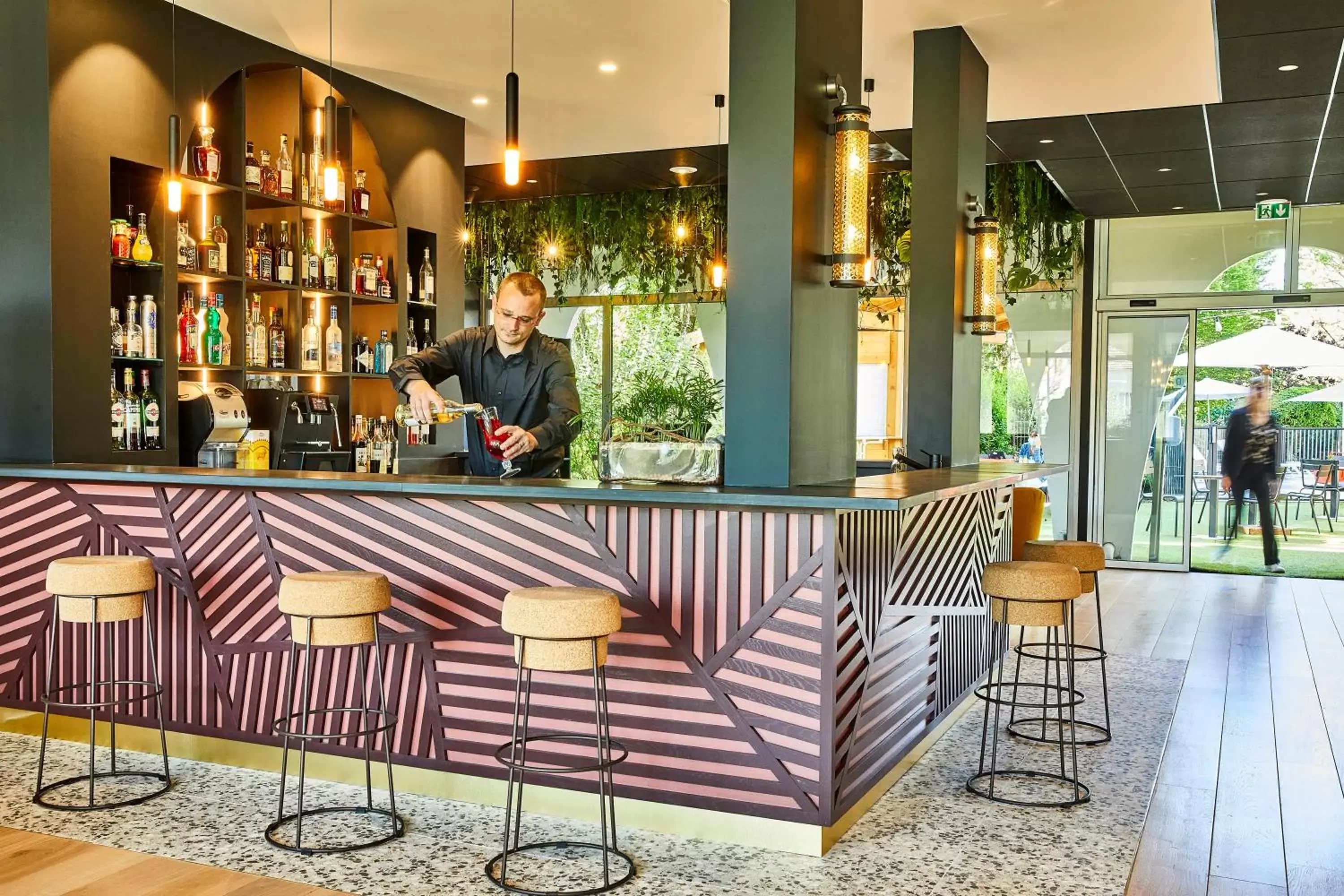 Lounge or bar, Lounge/Bar in Mercure Beaune Centre