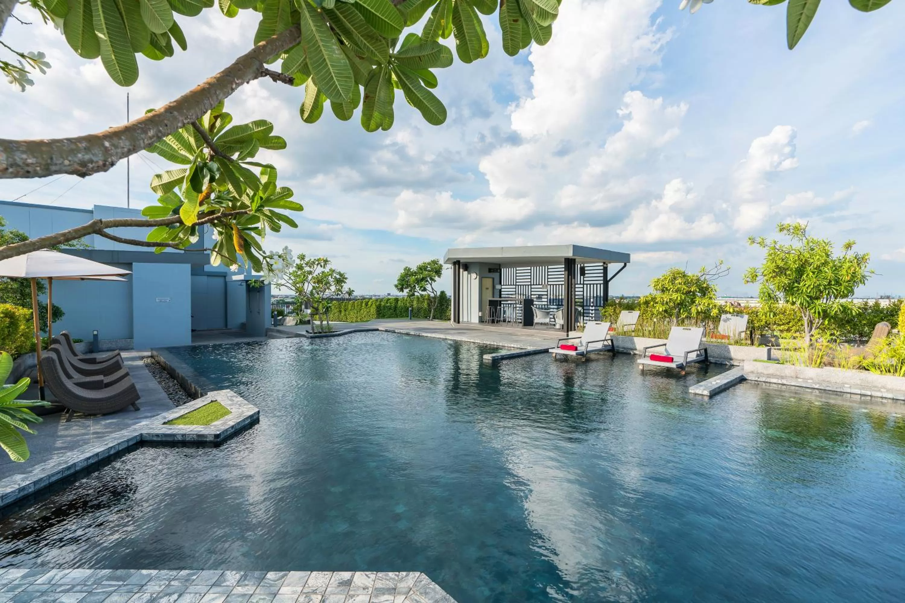 Swimming pool in De Botan Srinakarin Hotel & Residence