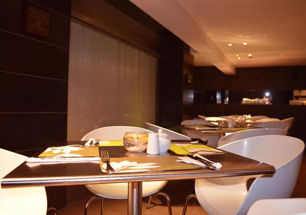Restaurant/places to eat in San Simon Hotel Pereira By Soratama