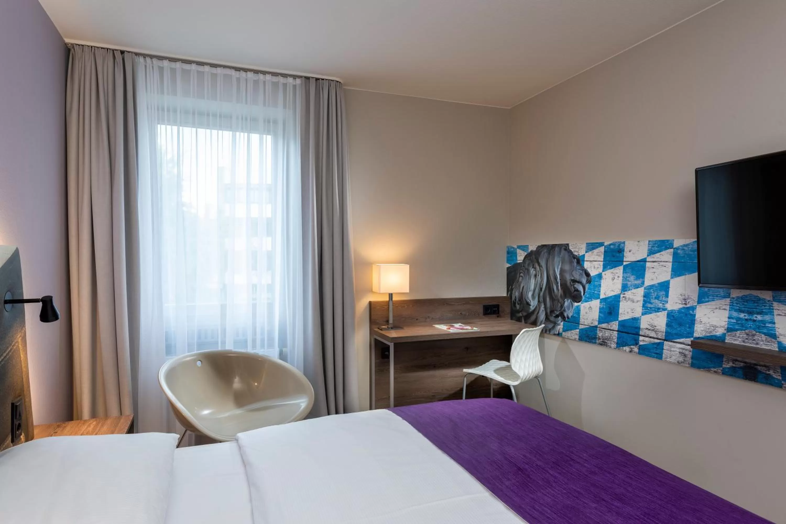 Bedroom, Bed in Tryp by Wyndham Rosenheim