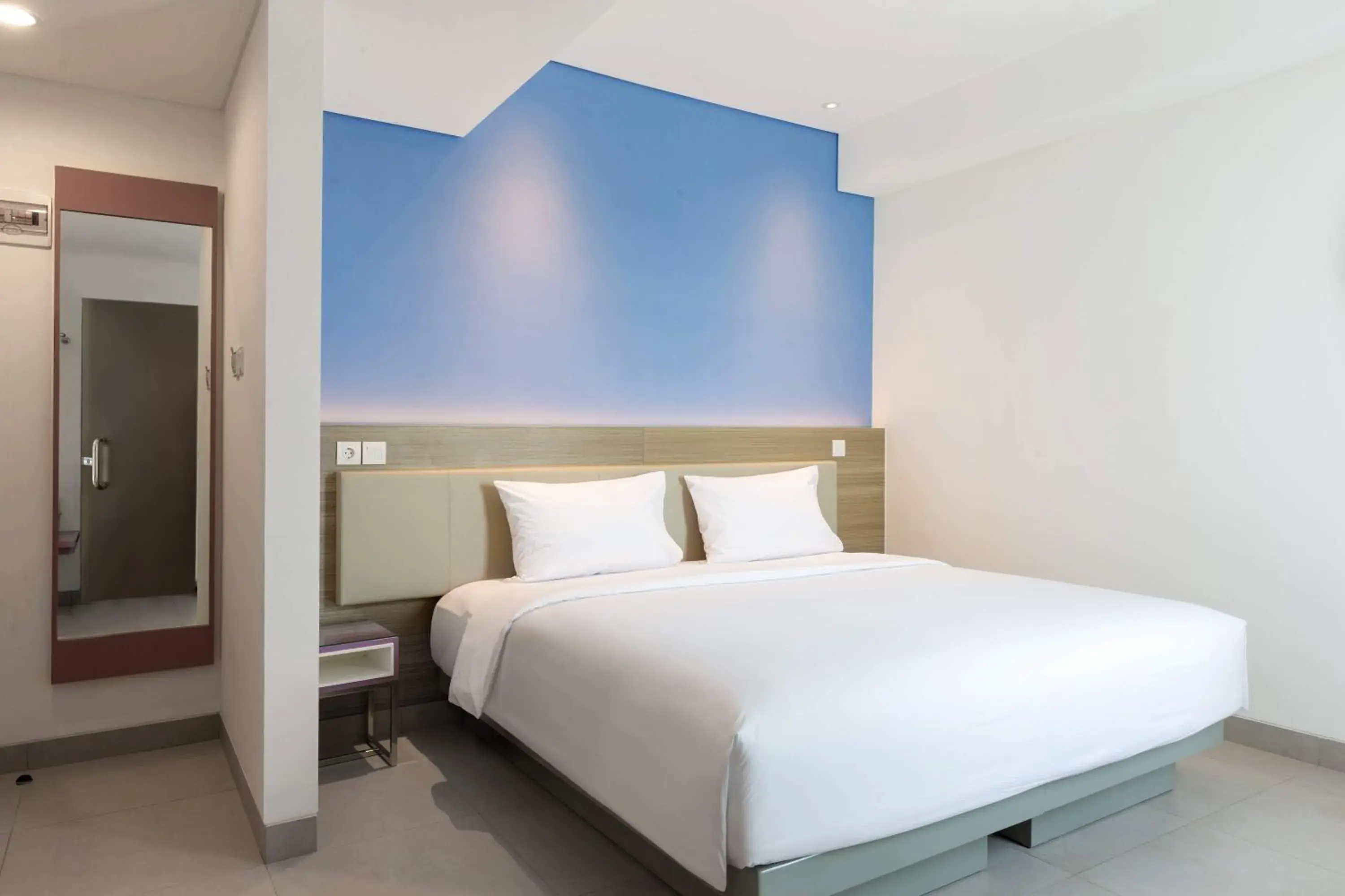 Bedroom, Bed in Amaris Hotel Slipi