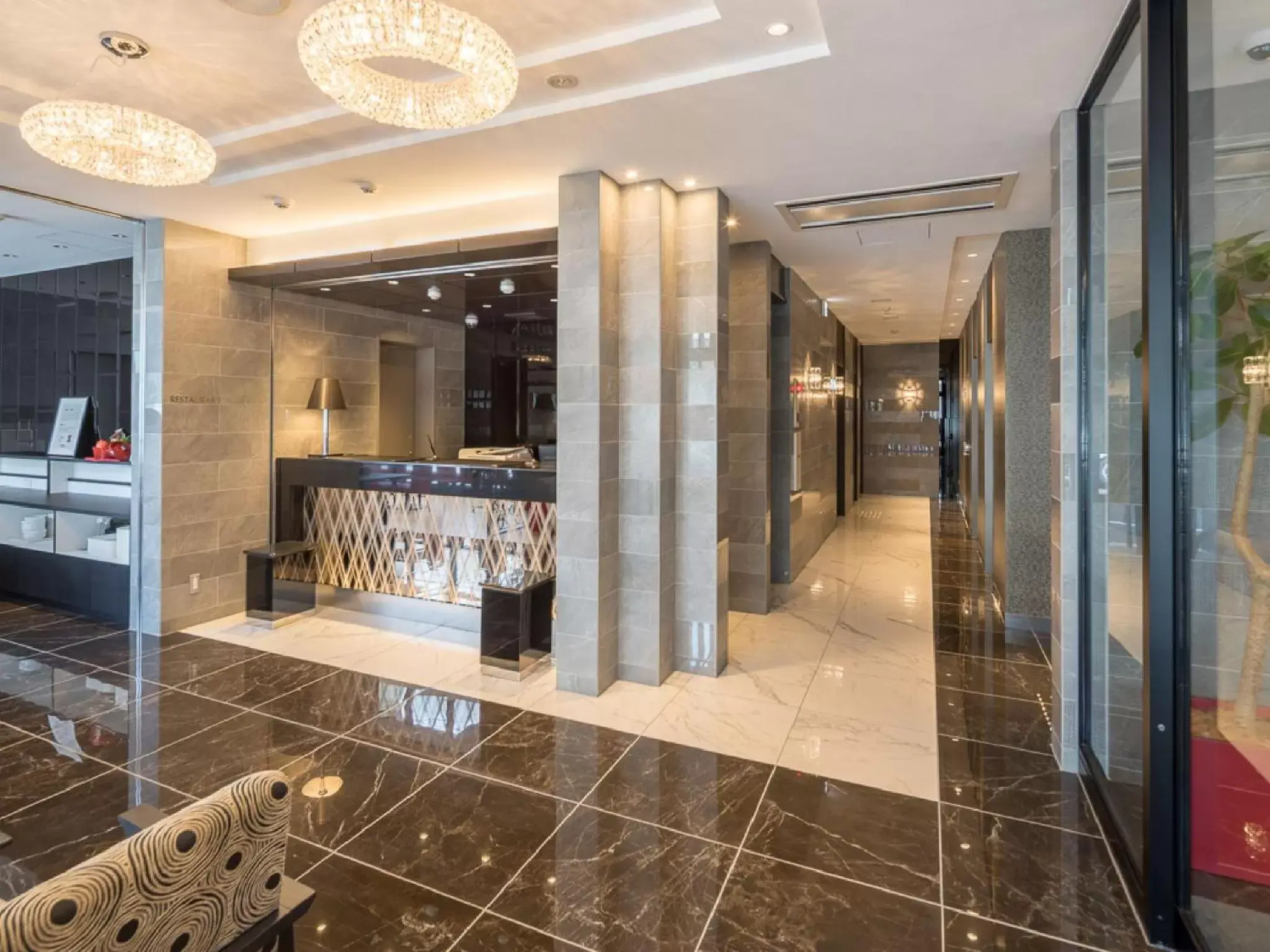 Lobby or reception in Hotel. Links Namba Lobby or reception in Hotel. Links Namba