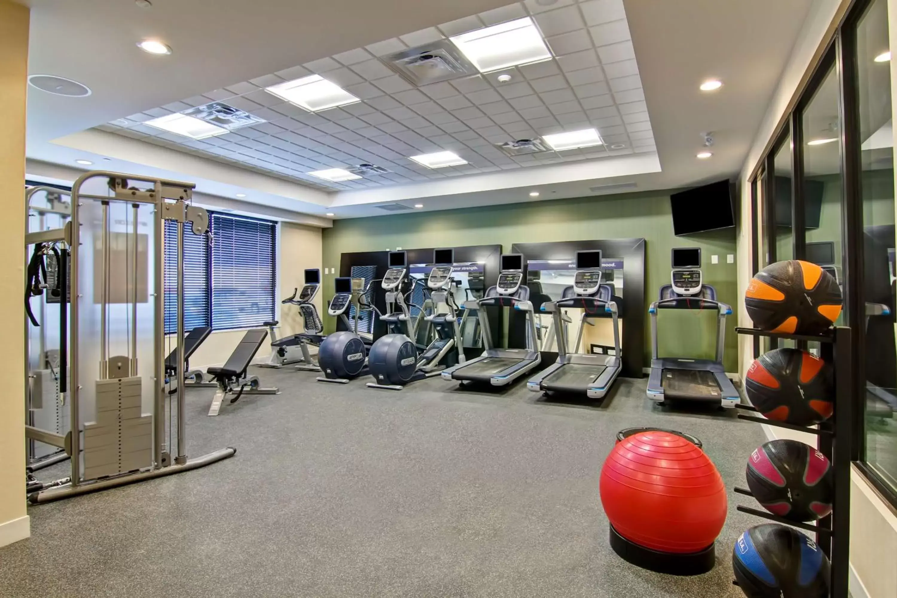 Fitness centre/facilities, Fitness Center/Facilities in Hampton Inn & Suites by Hilton Saskatoon Airport