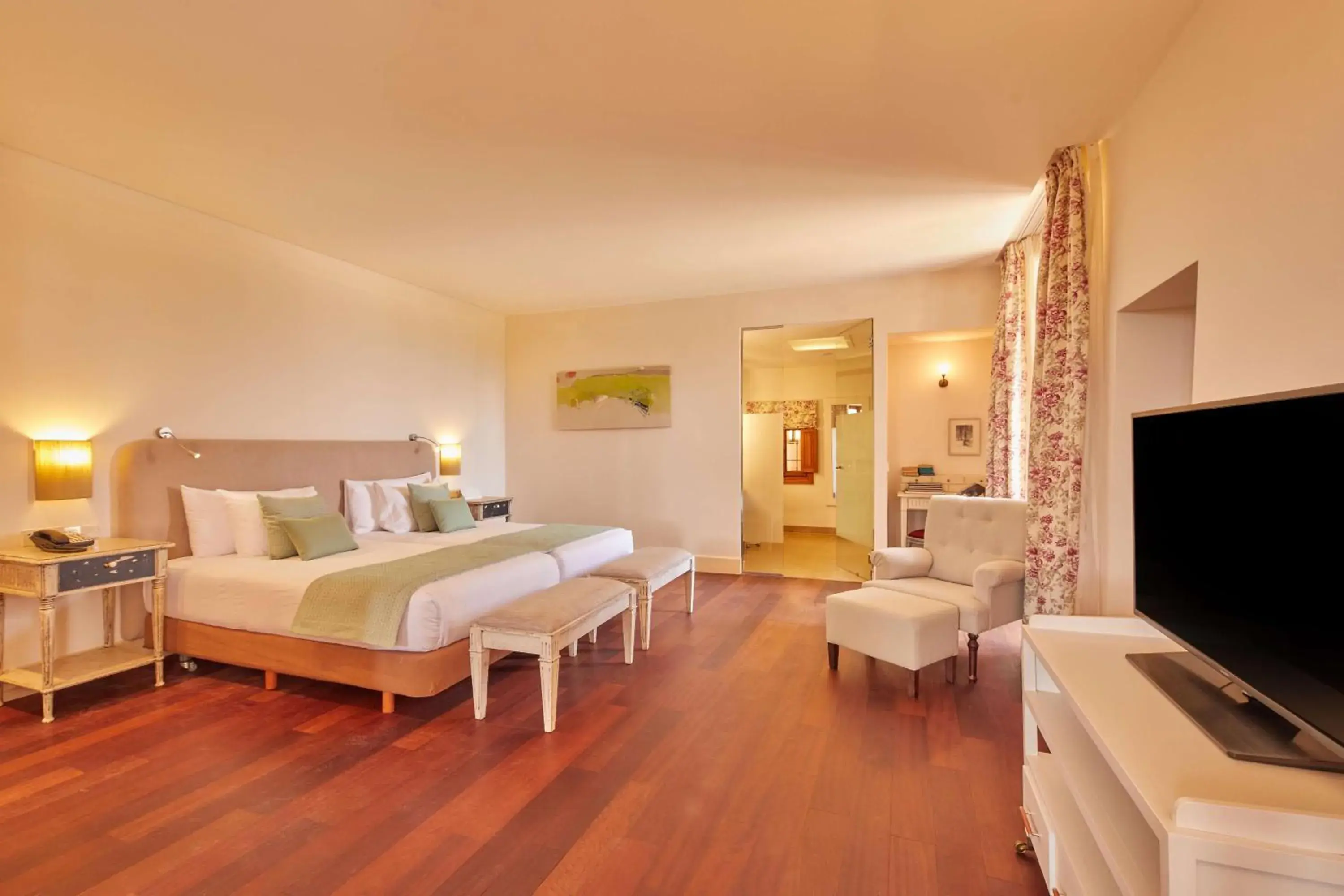 Bedroom, Bed in Zoetry Mallorca Wellness & Spa