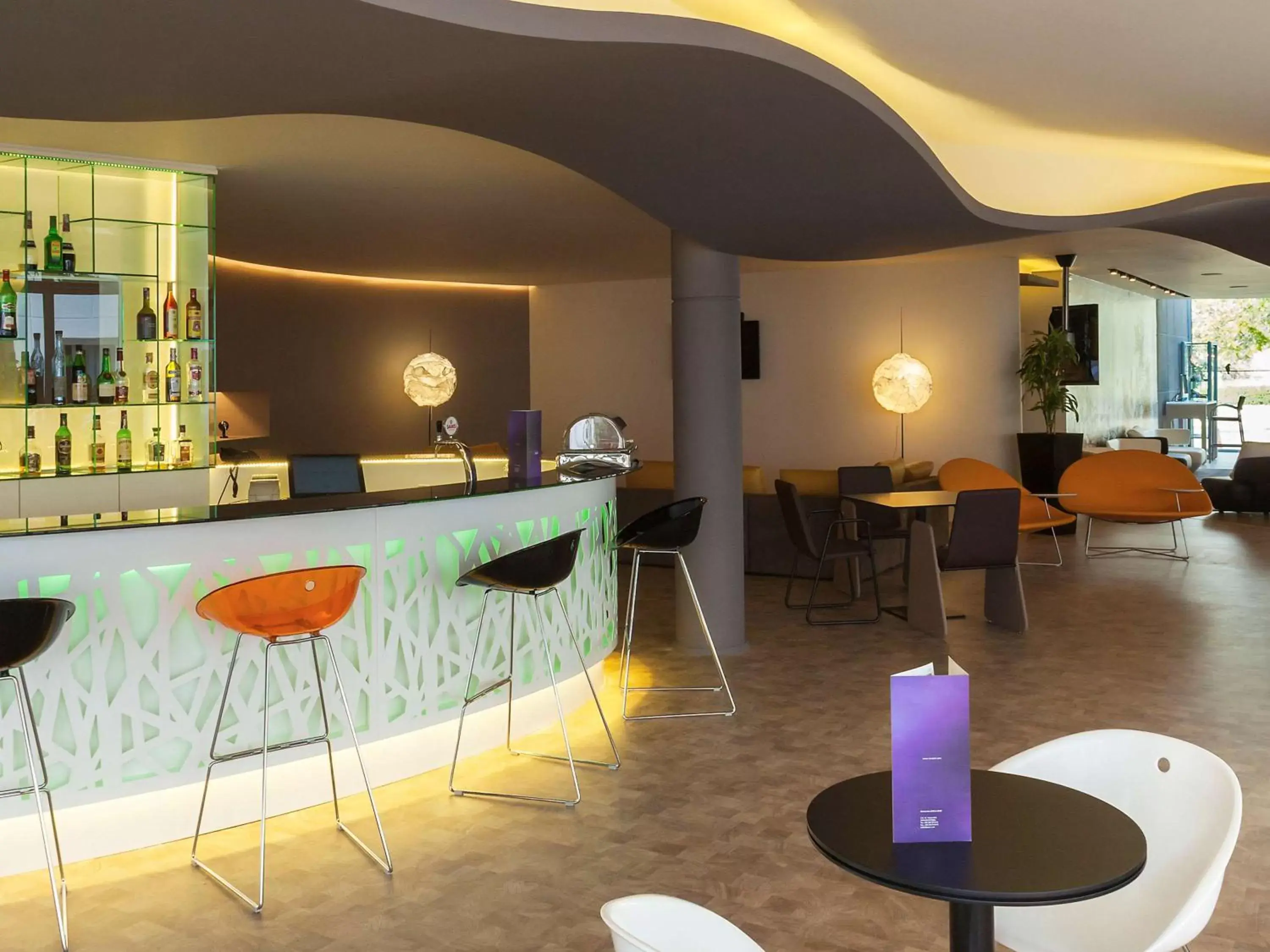 Lounge or bar, Lounge/Bar in Novotel Setubal