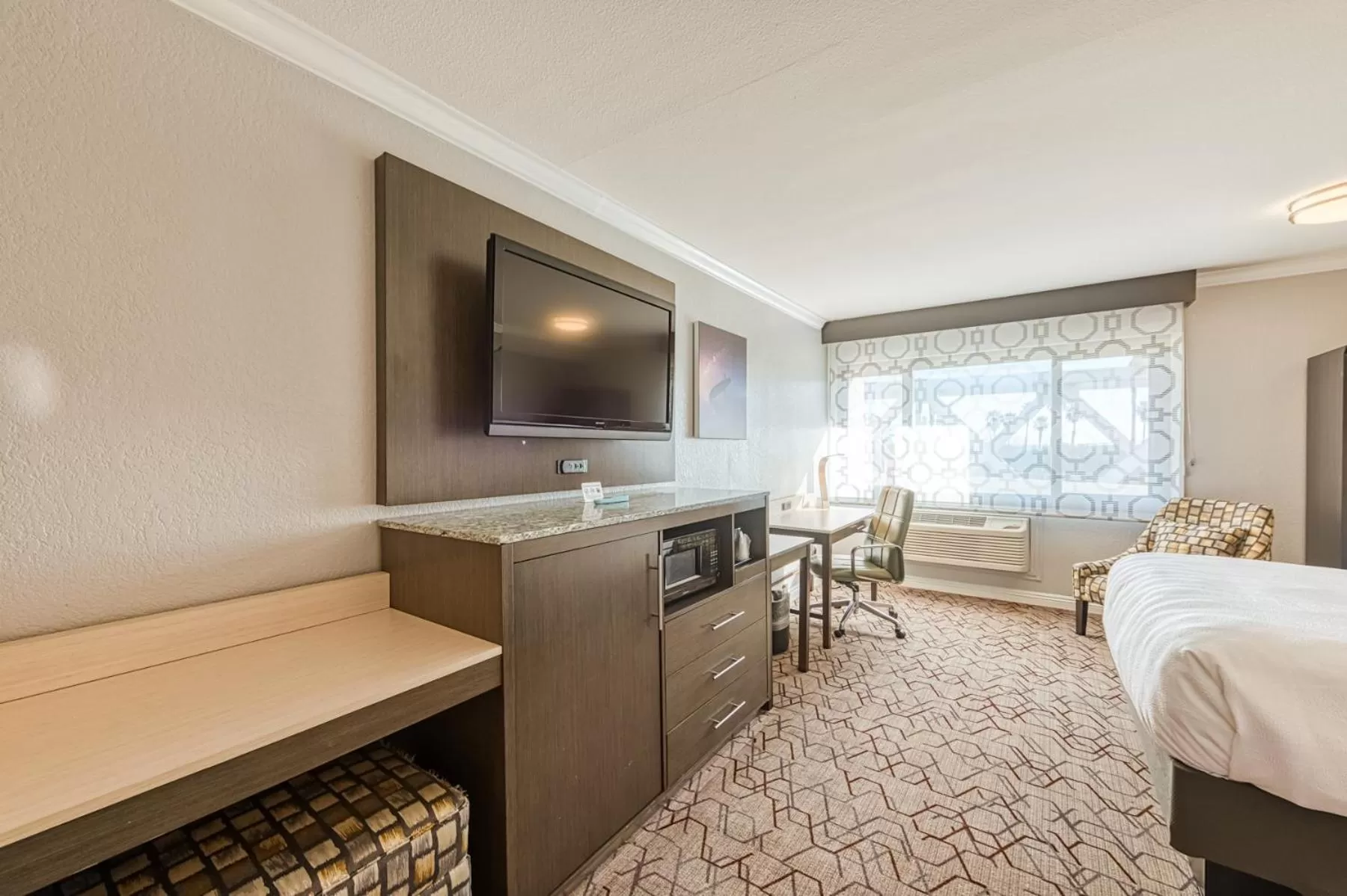 TV and multimedia, Bed in Amanzi Hotel, an Ascend Collection Hotel