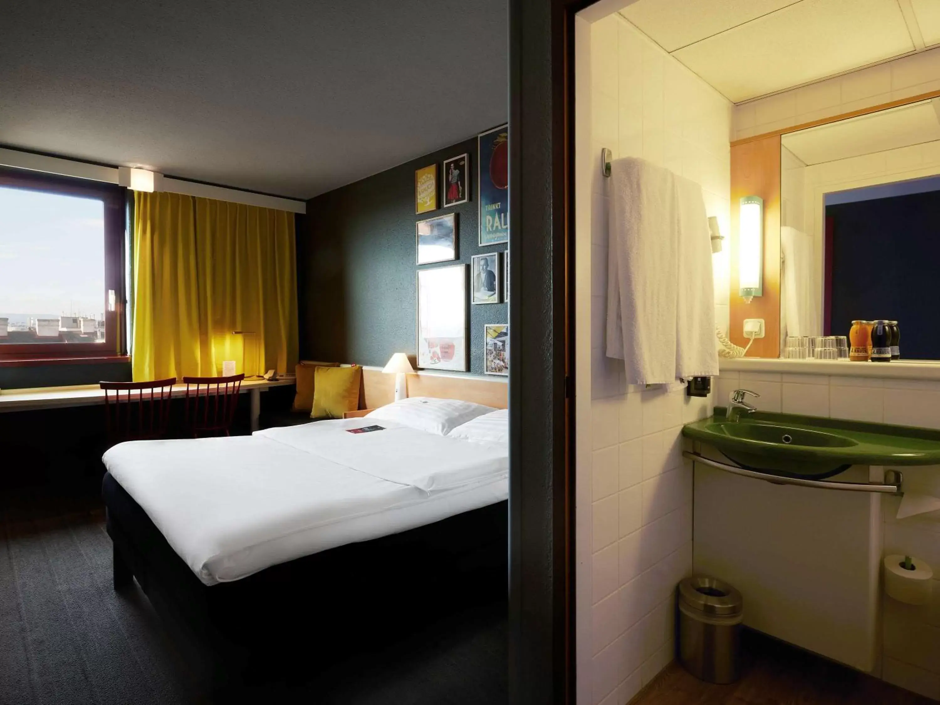 Bathroom, Bed in Ibis Wien Mariahilf