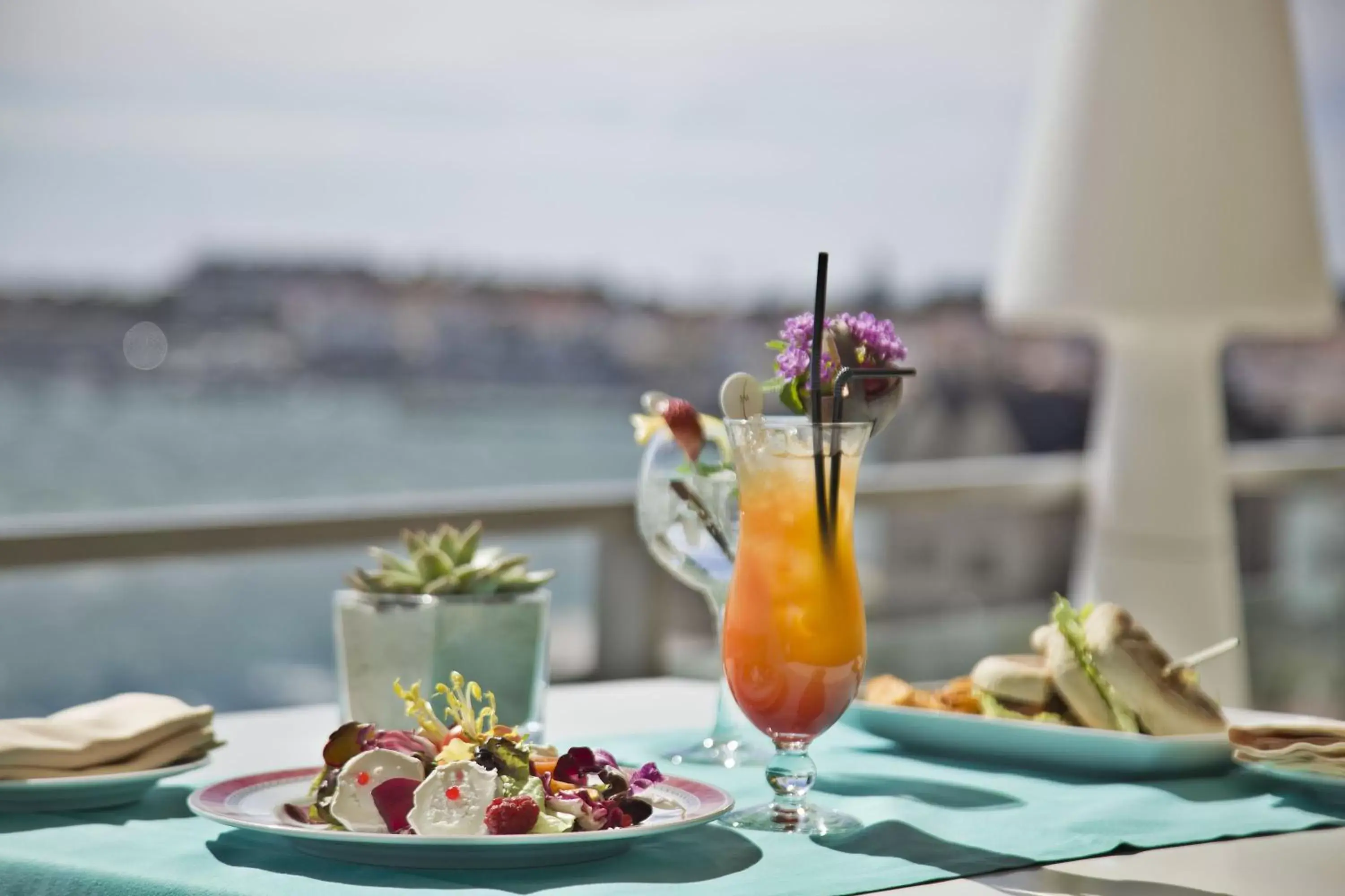 Food and drinks in Hotel Cascais Miragem Health & Spa