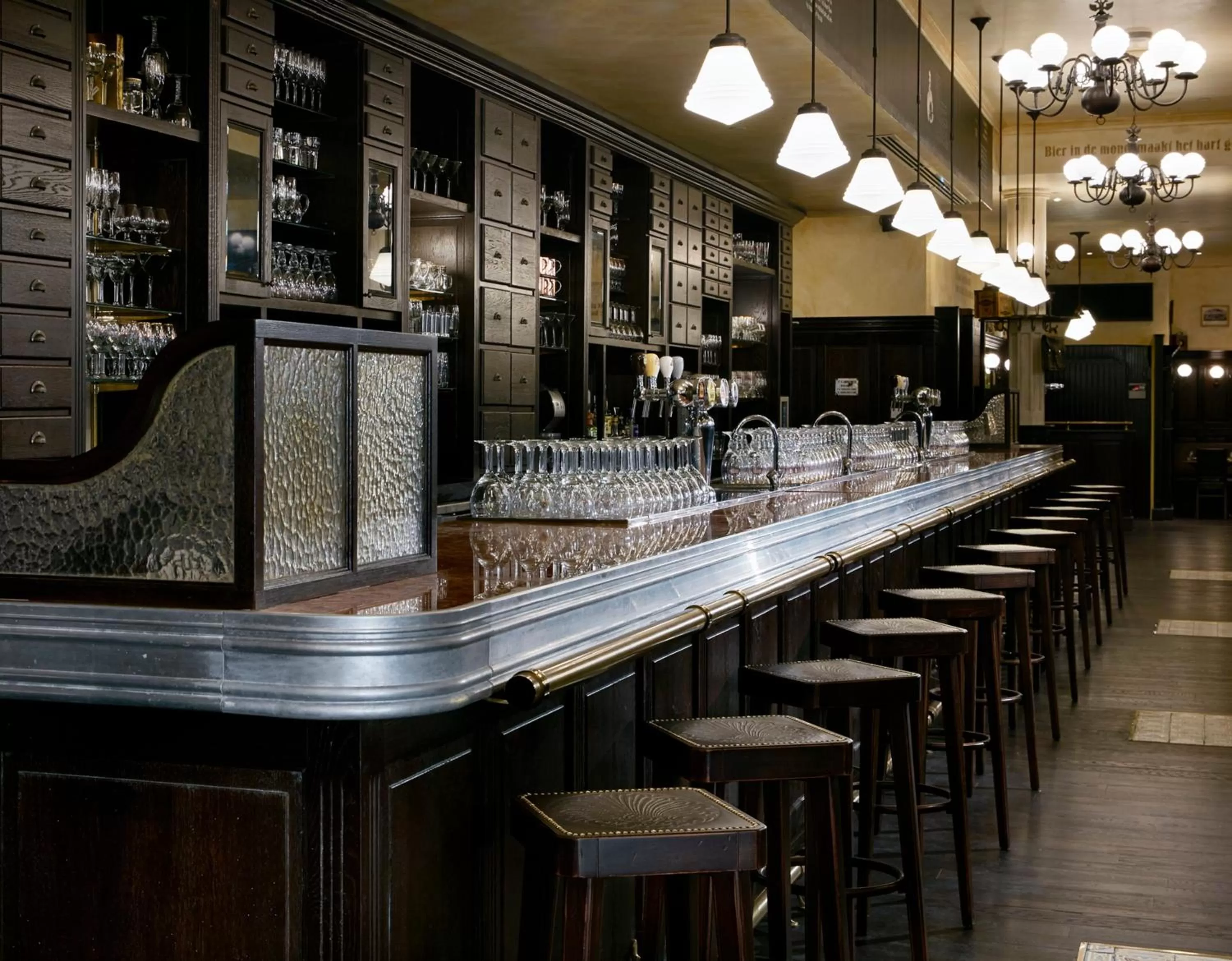 Lounge or bar, Lounge/Bar in InterContinental Doha Beach & Spa, an IHG Hotel