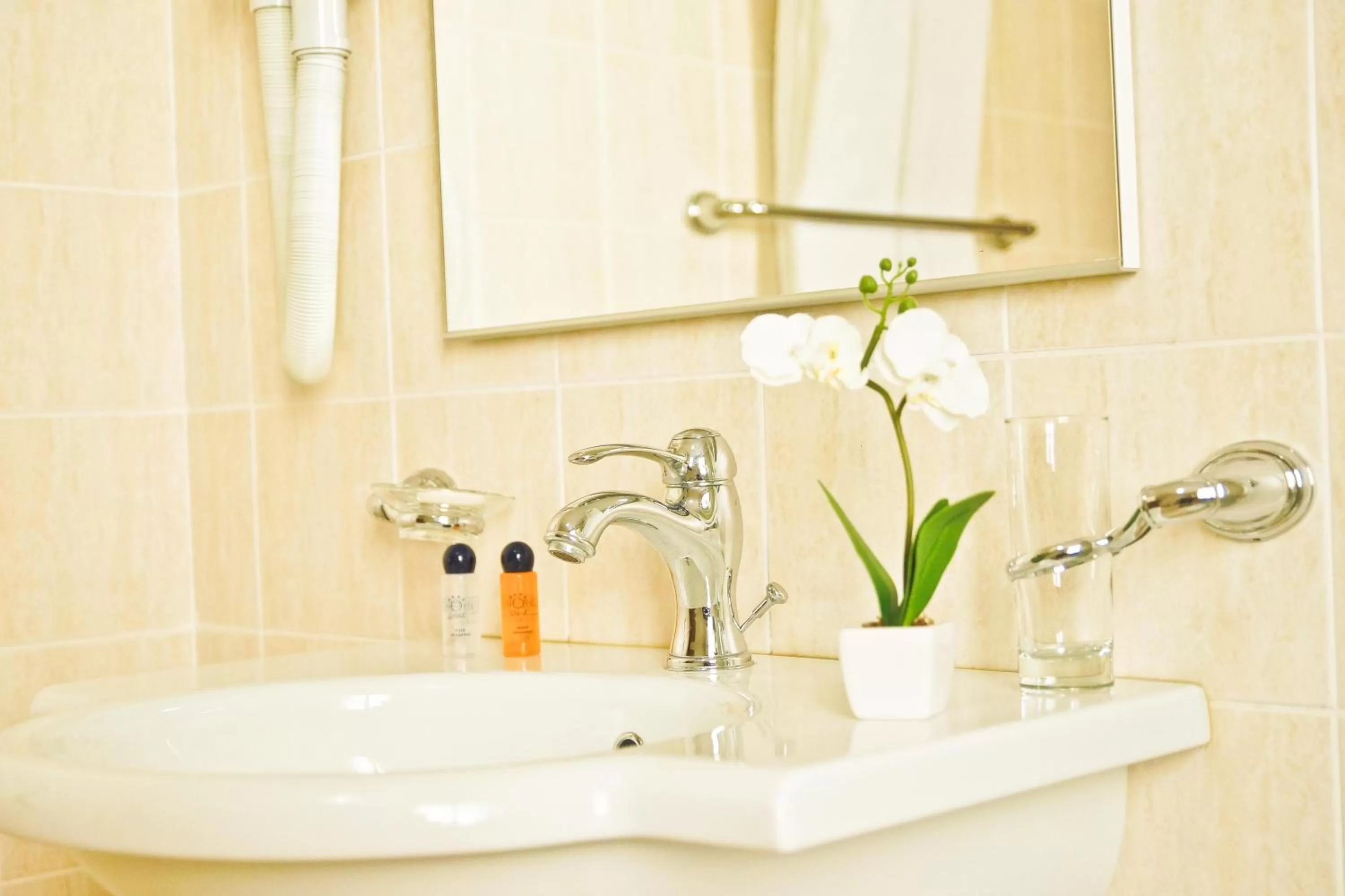 Bathroom in Grand Hotel & Spa Tirana