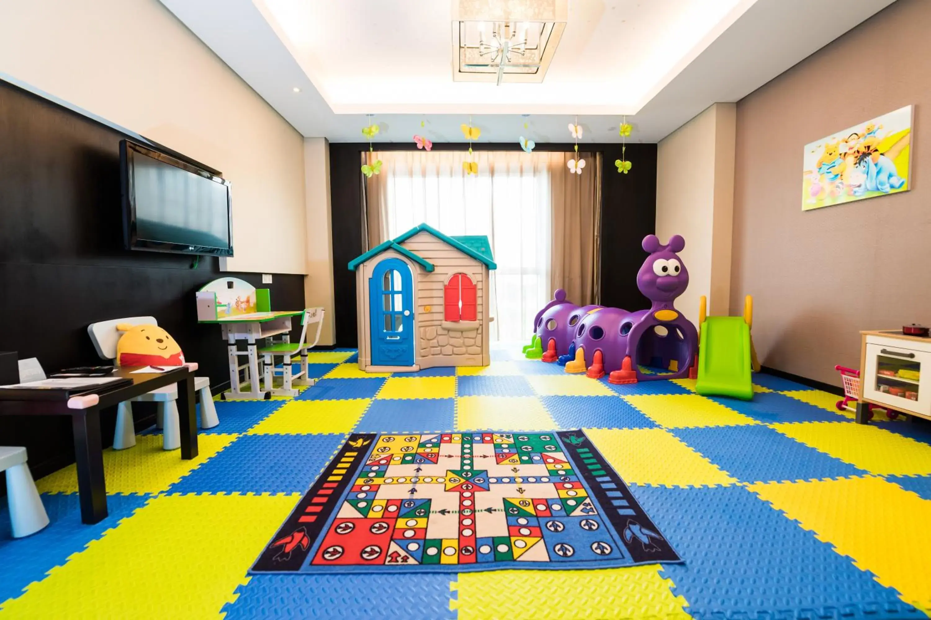 Bedroom, Kid's Club in Crowne Plaza Shanghai Xiayang Lake, an IHG Hotel