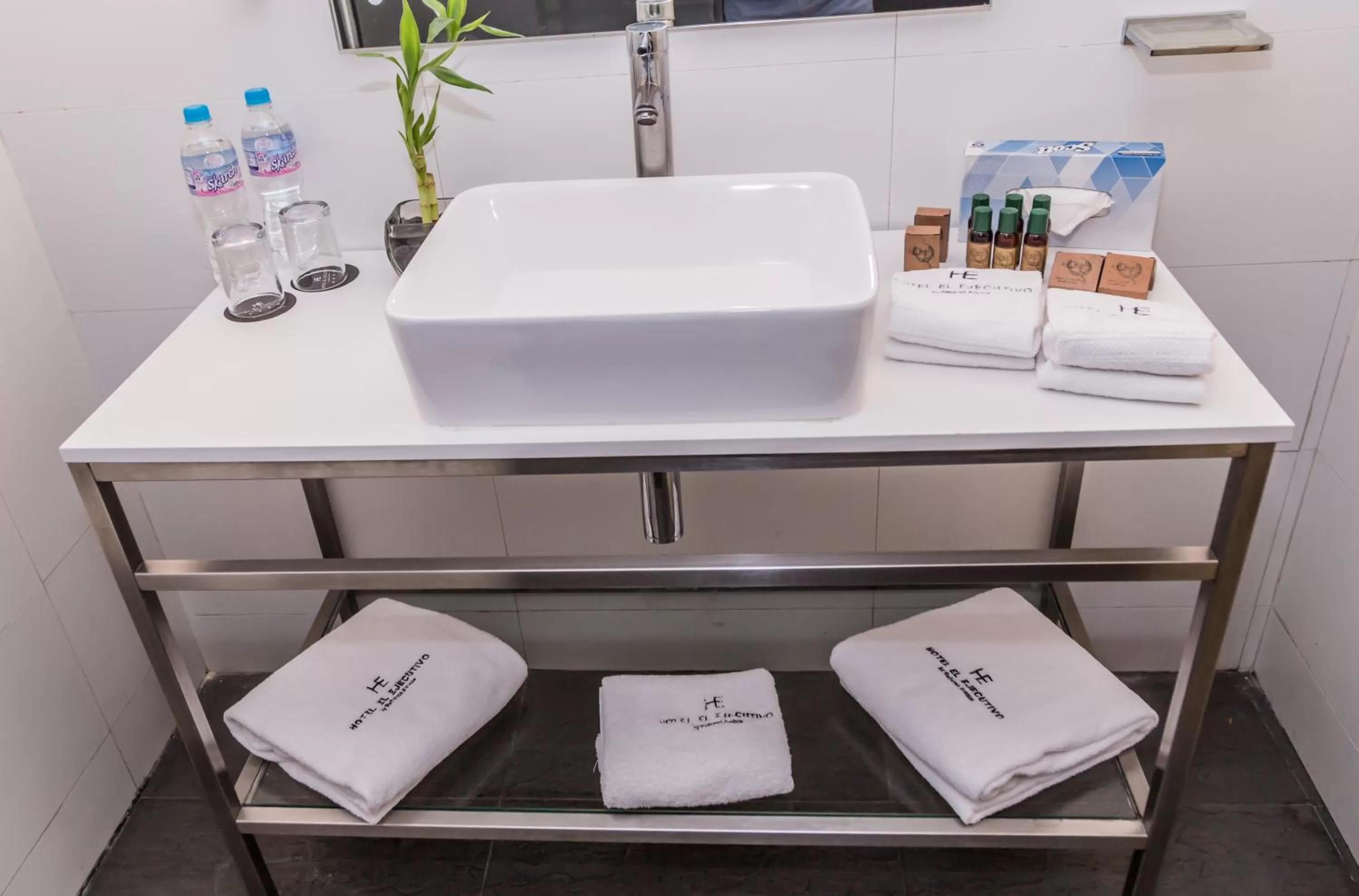 Bathroom in Hotel El Ejecutivo by Reforma Avenue