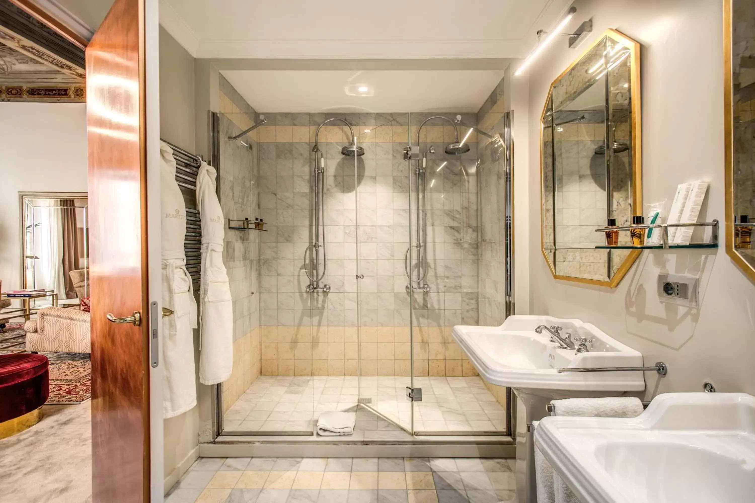 Shower, Bathroom in Martius Private Suites Hotel
