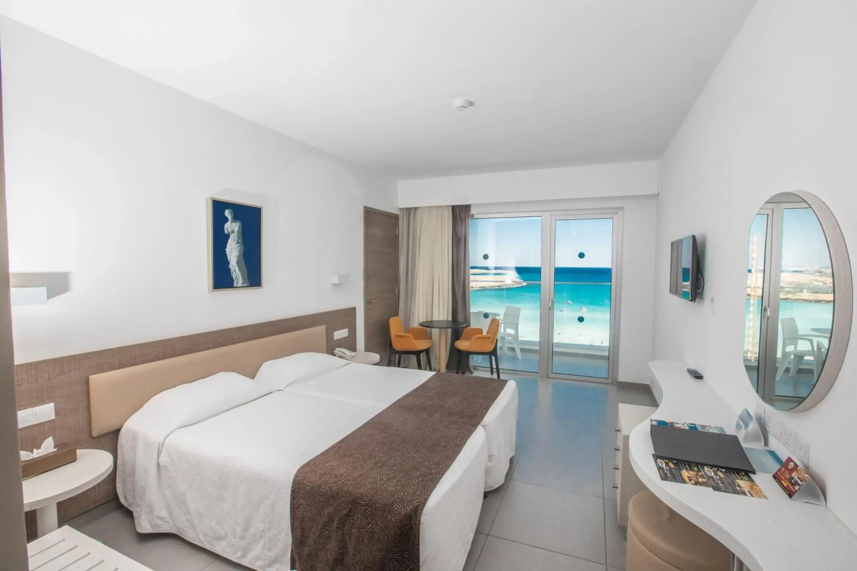 Photo of the whole room, Room Photo in Vassos Nissi Plage Hotel & Spa