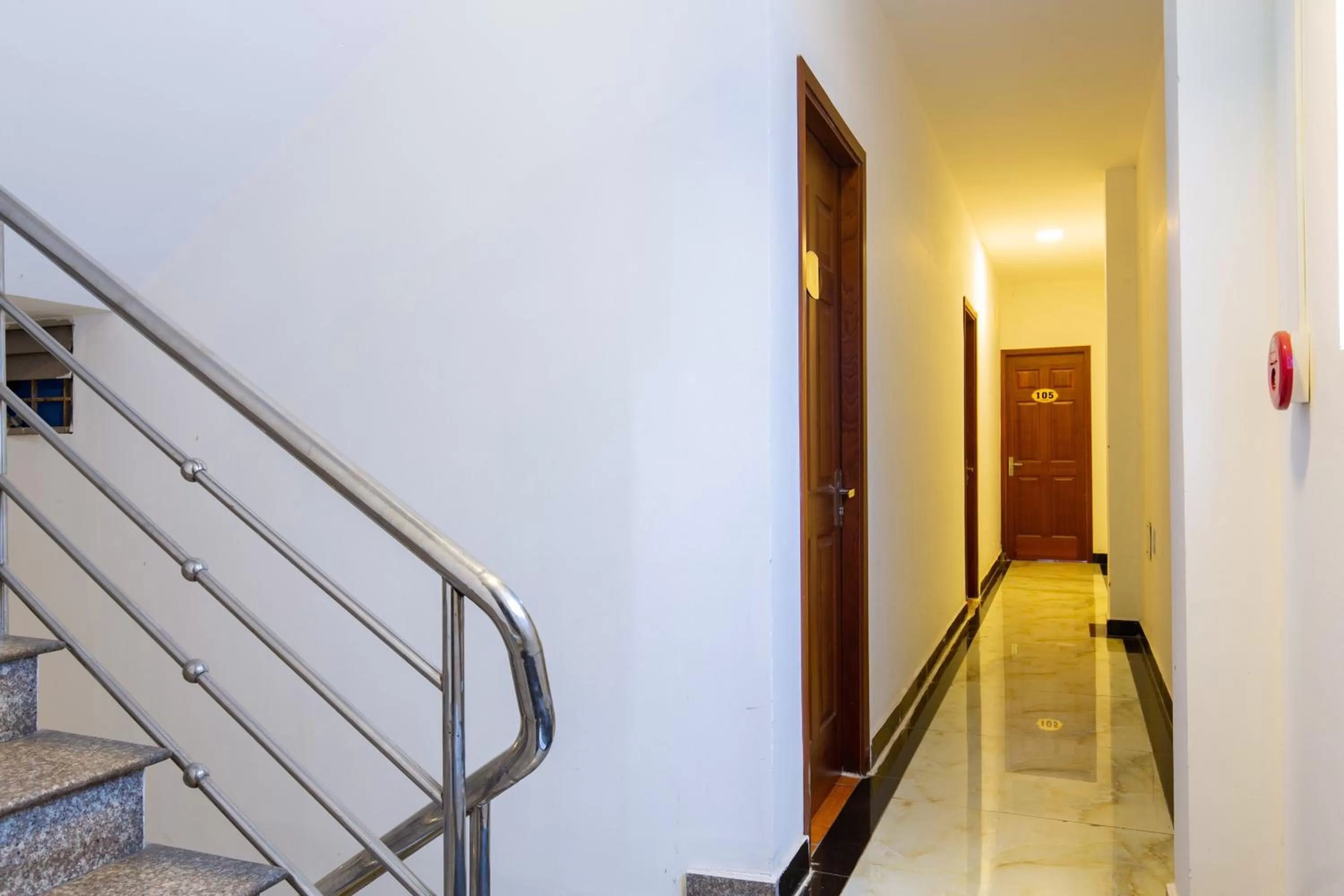 Property building in Hotel Hoa Cúc Phương Dĩ An - Bình Dương