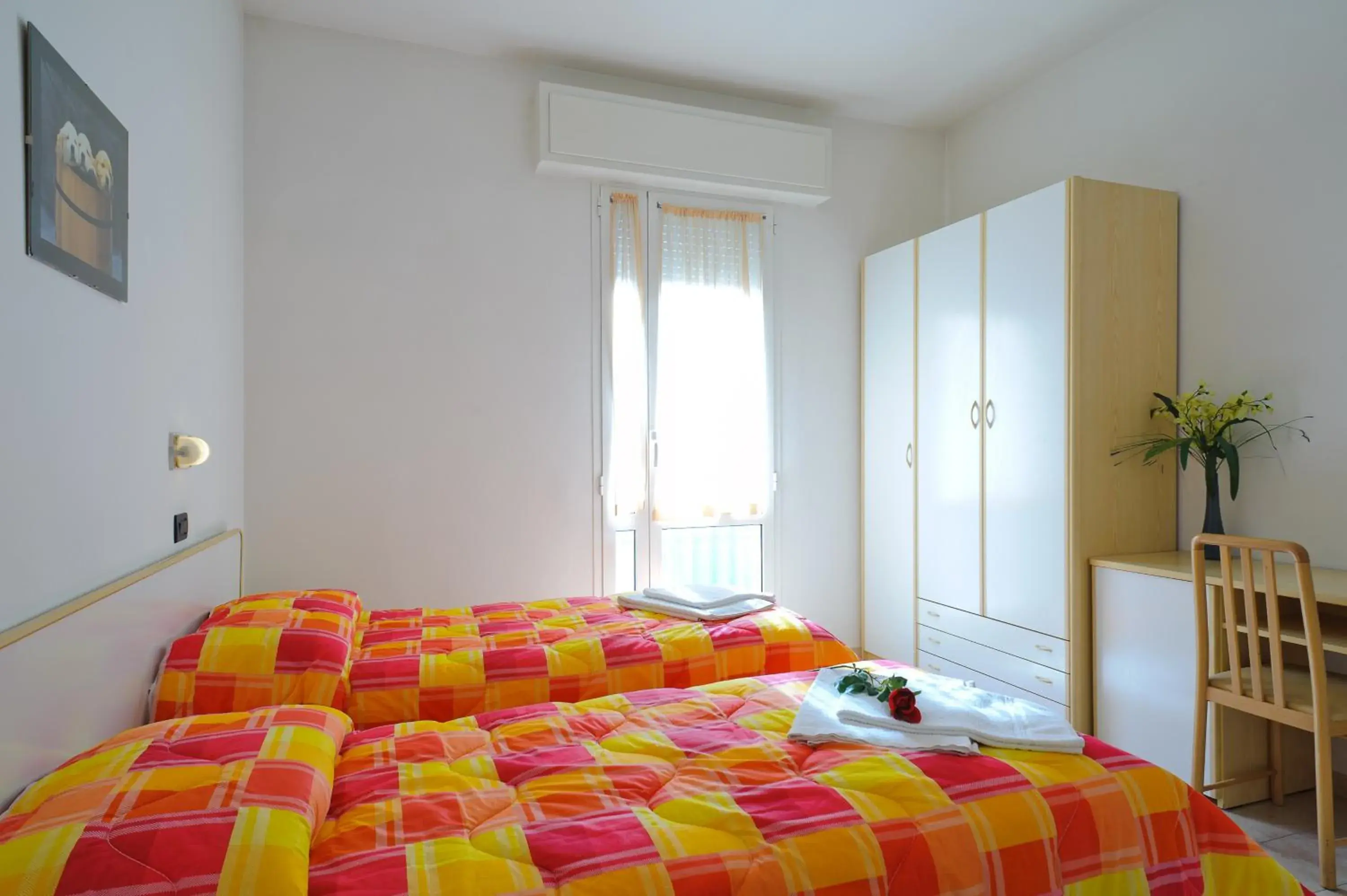 Bedroom, Bed in Hotel Petrarca
