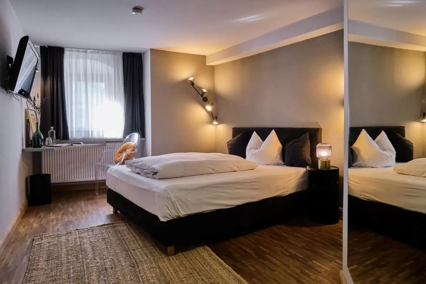 Bed in Hotel Roter Hahn