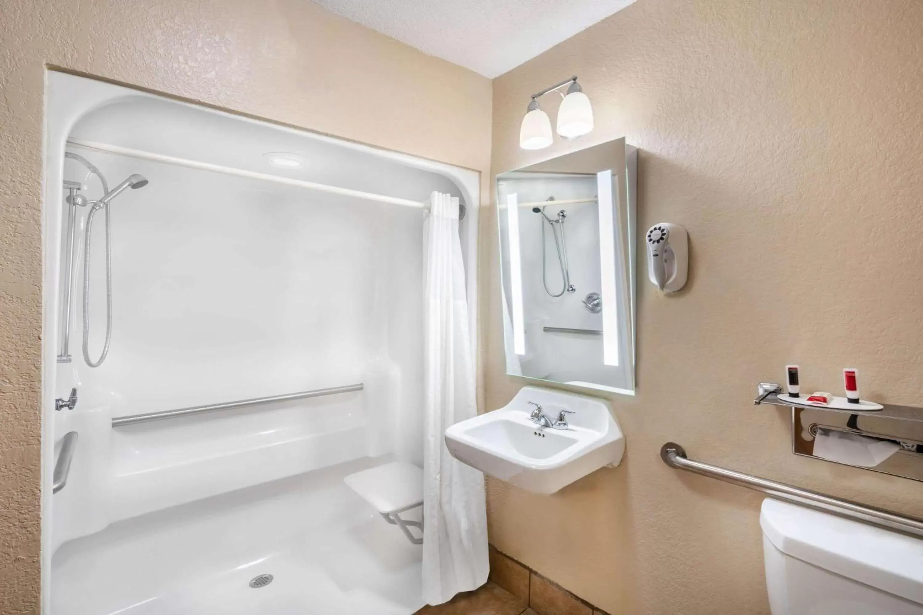 Shower, Bathroom in Baymont by Wyndham Tupelo