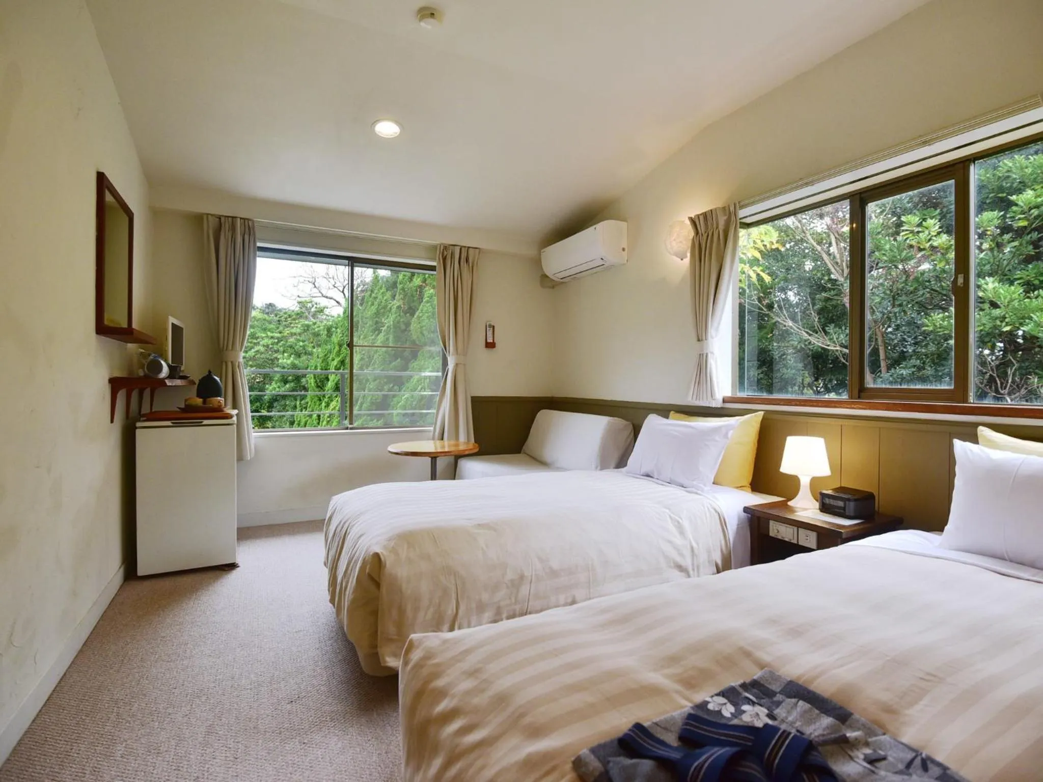 Photo of the whole room, Bed in Gardenvilla Shirahama