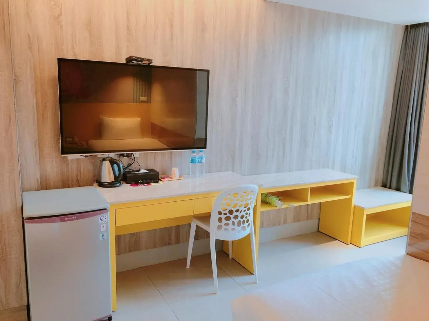 TV/Entertainment Center in P&E HOTEL