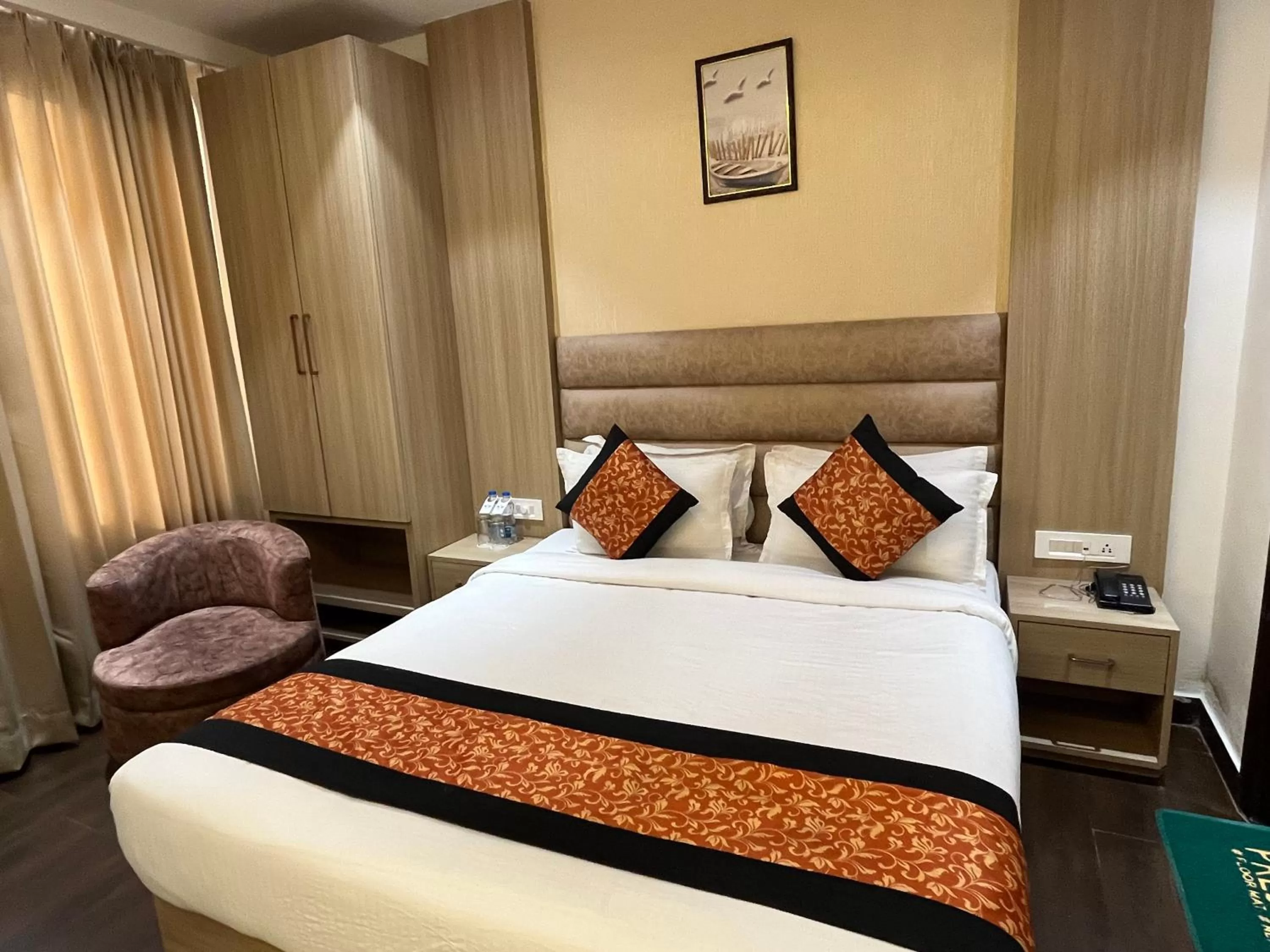 Photo of the whole room, Bed in RRV Hotel