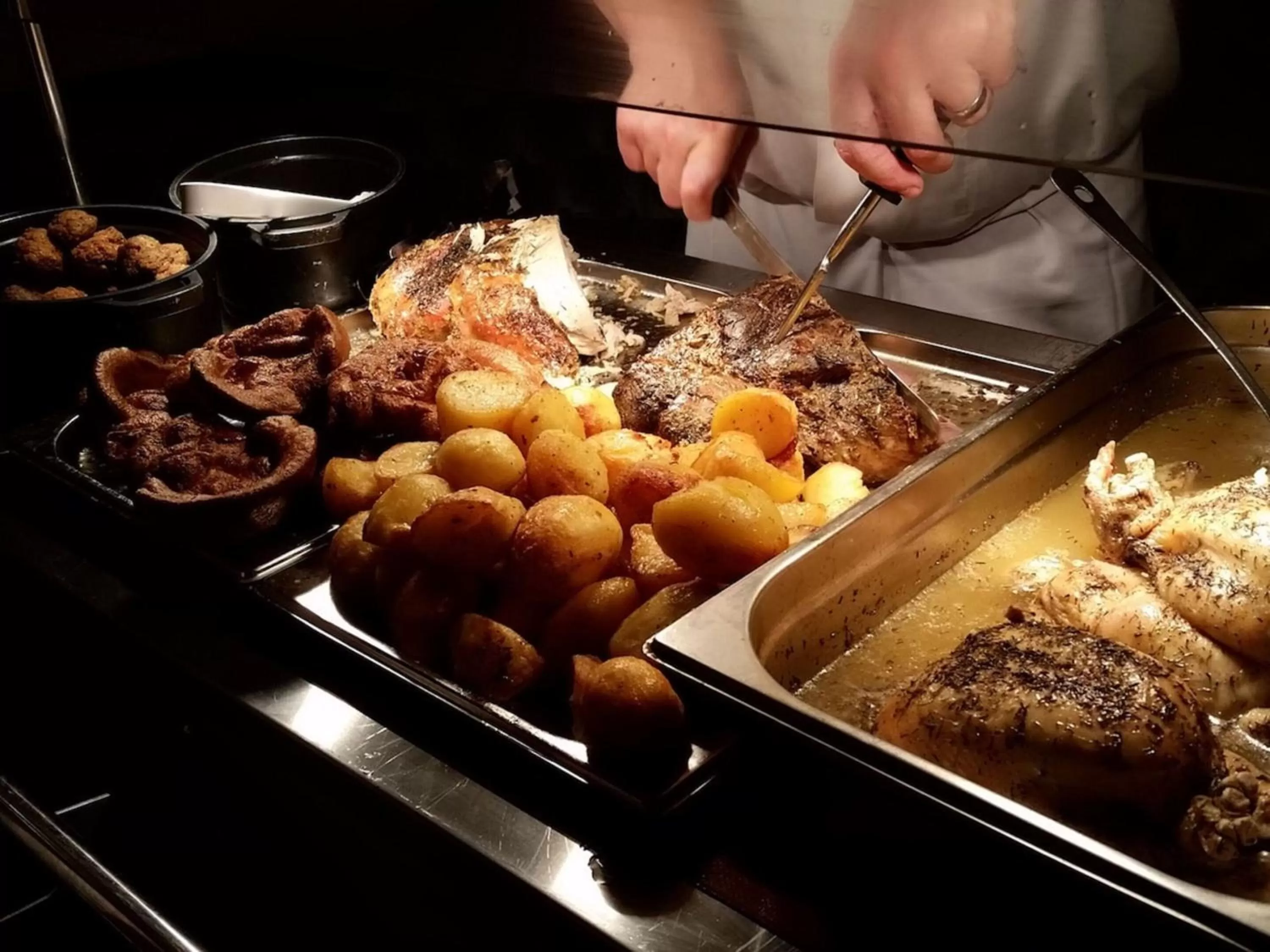 Food and drinks in Hatters Hotel