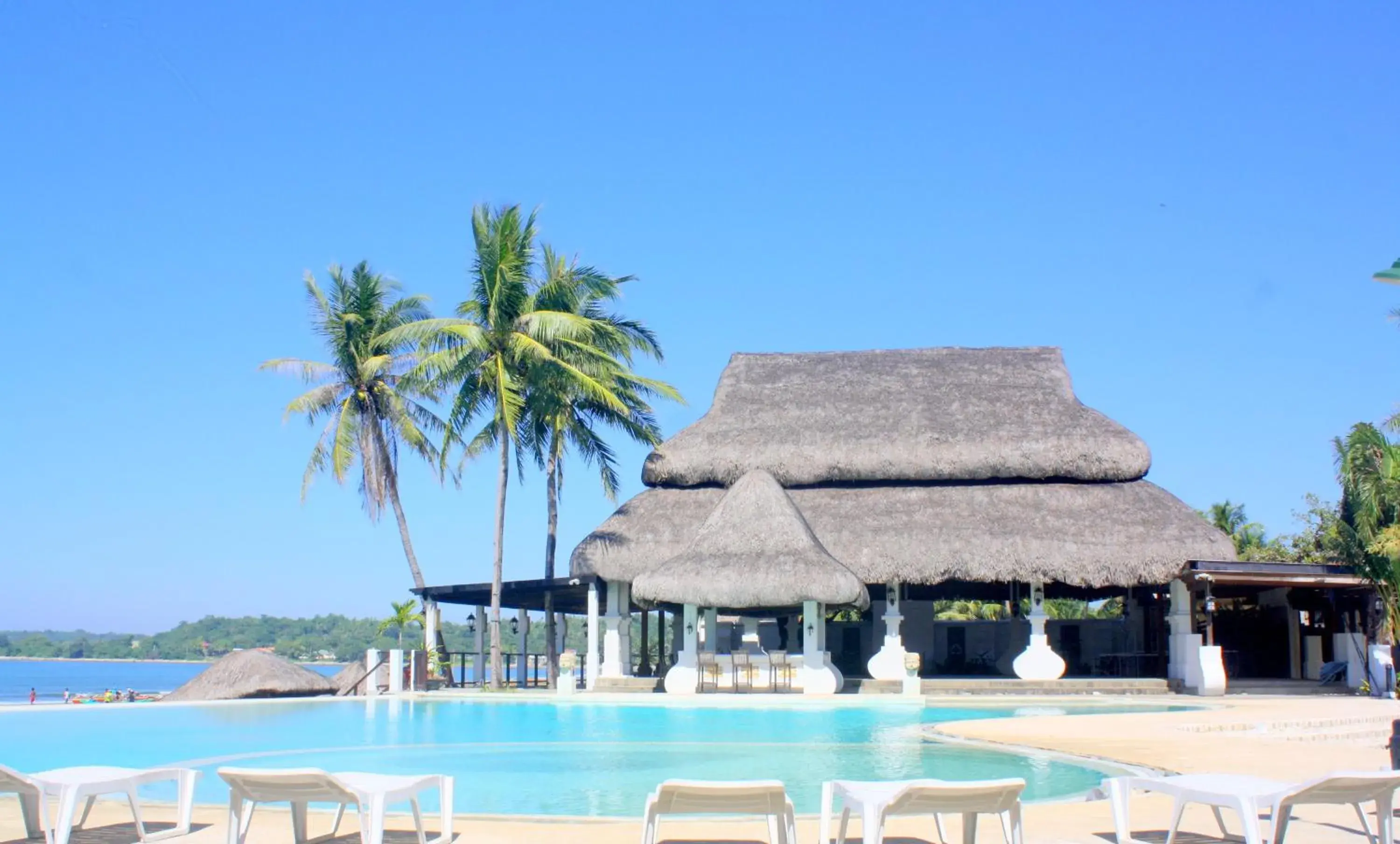 Swimming Pool in Playa Tropical Resort Hotel