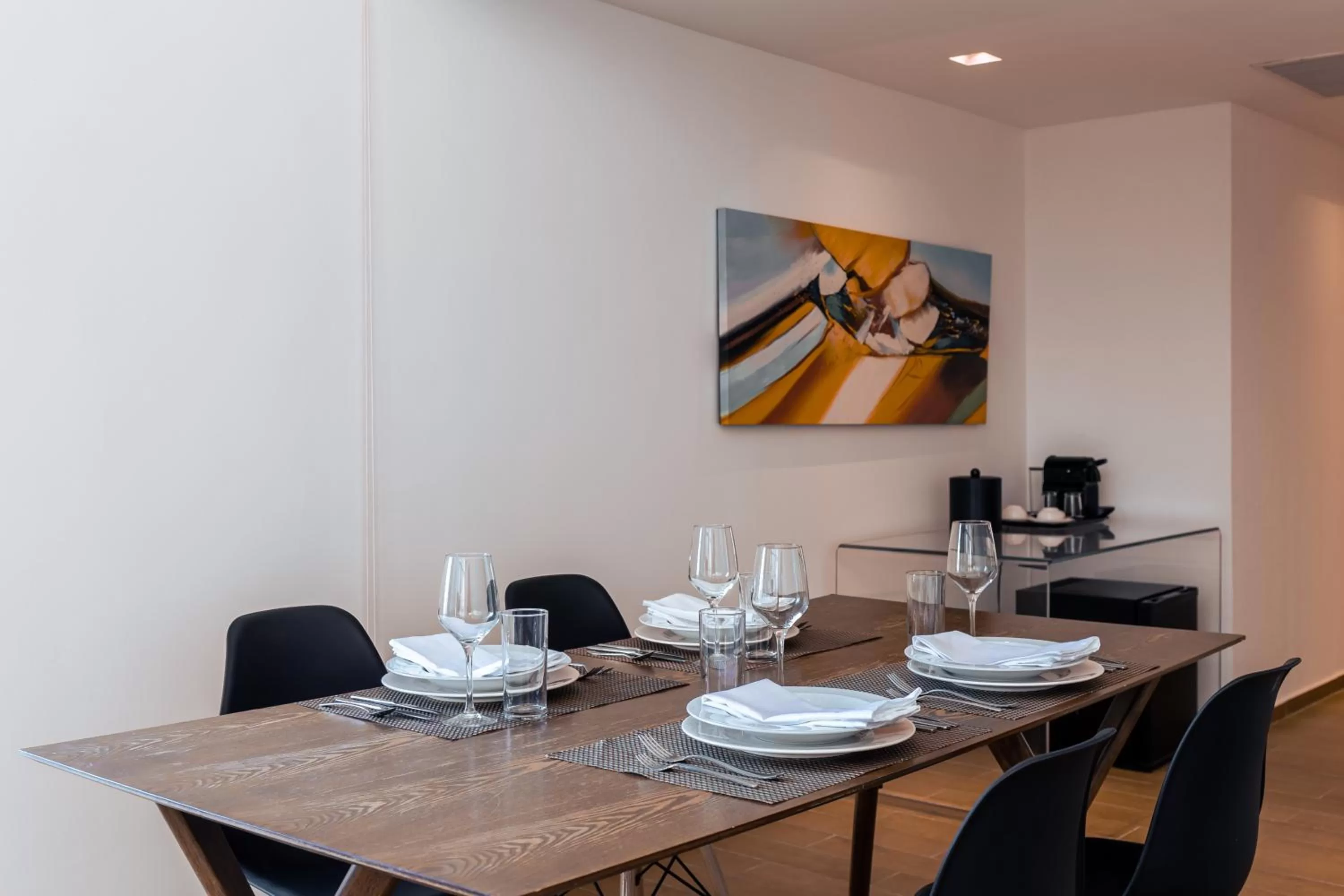 Photo of the whole room in Exe Oriental Panamá