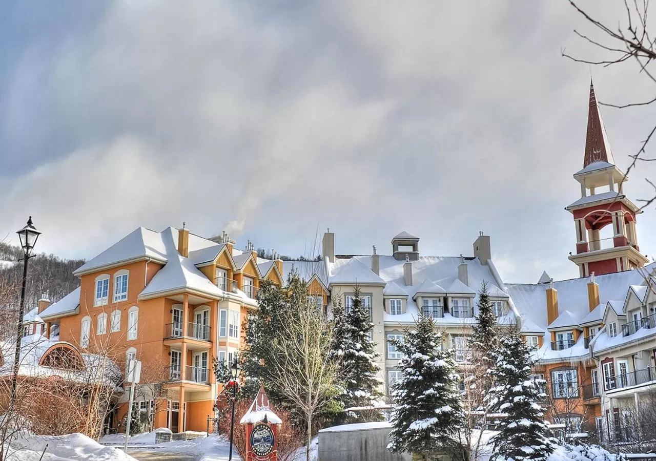 Facade/entrance in Tour des Voyageurs
