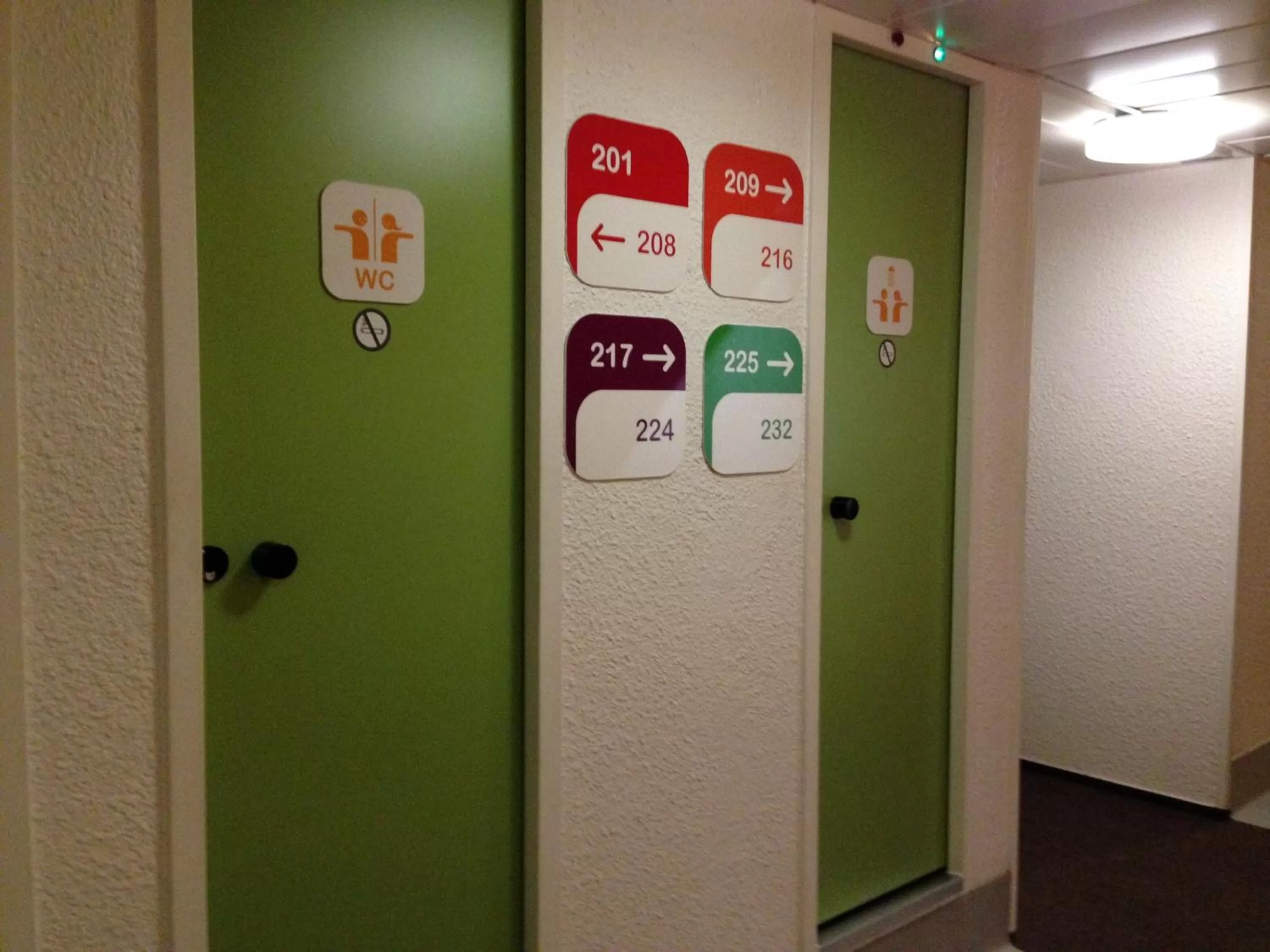 Decorative detail in hotelF1 Saint Etienne Est La Grand Croix