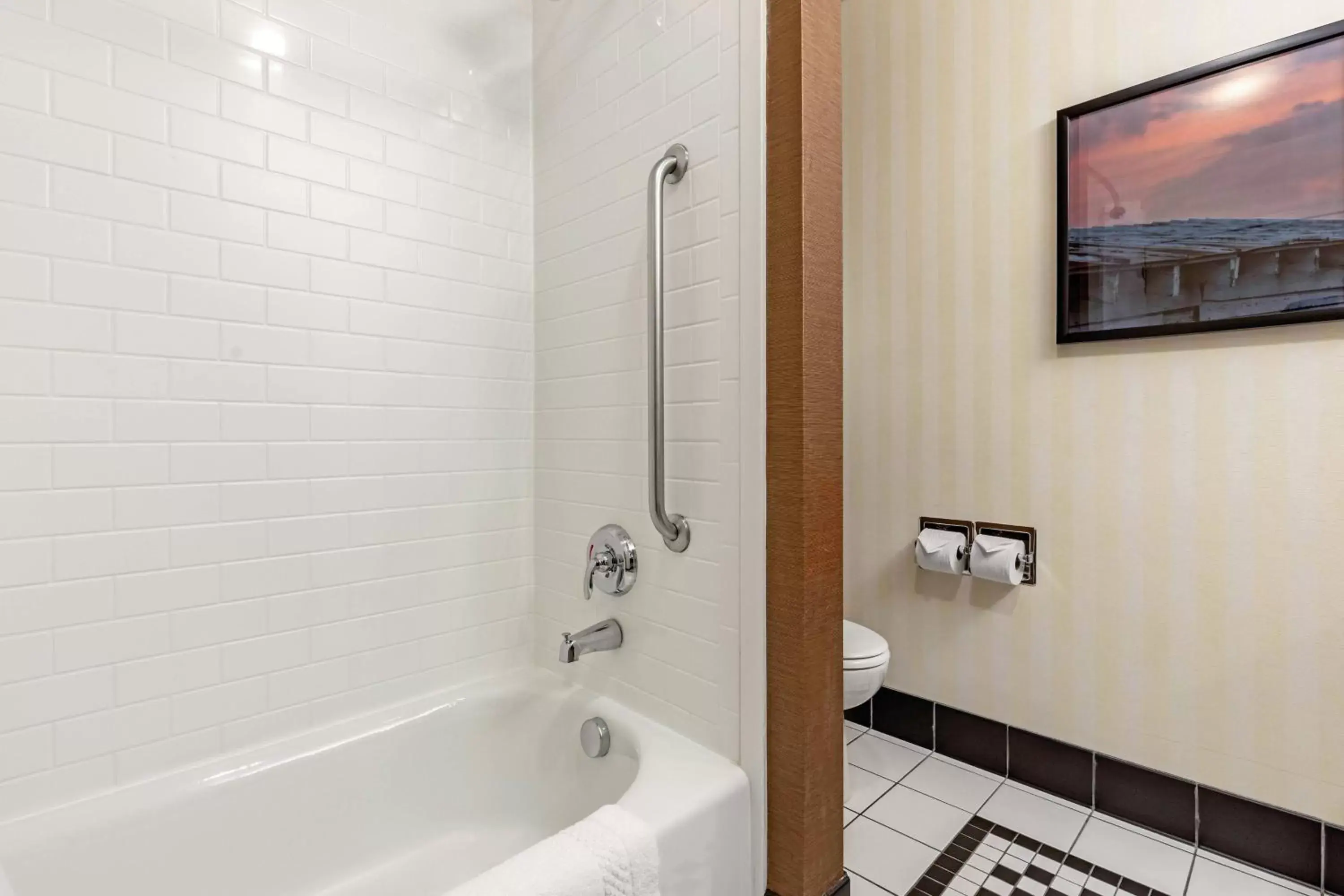 Bathroom in Fairfield Inn & Suites by Marriott Rockford