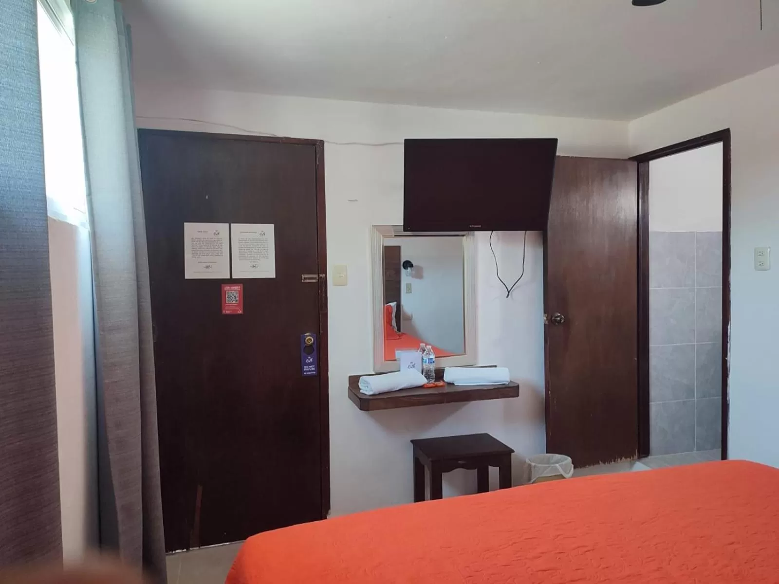 TV and multimedia, TV/Entertainment Center in Hotel Rath