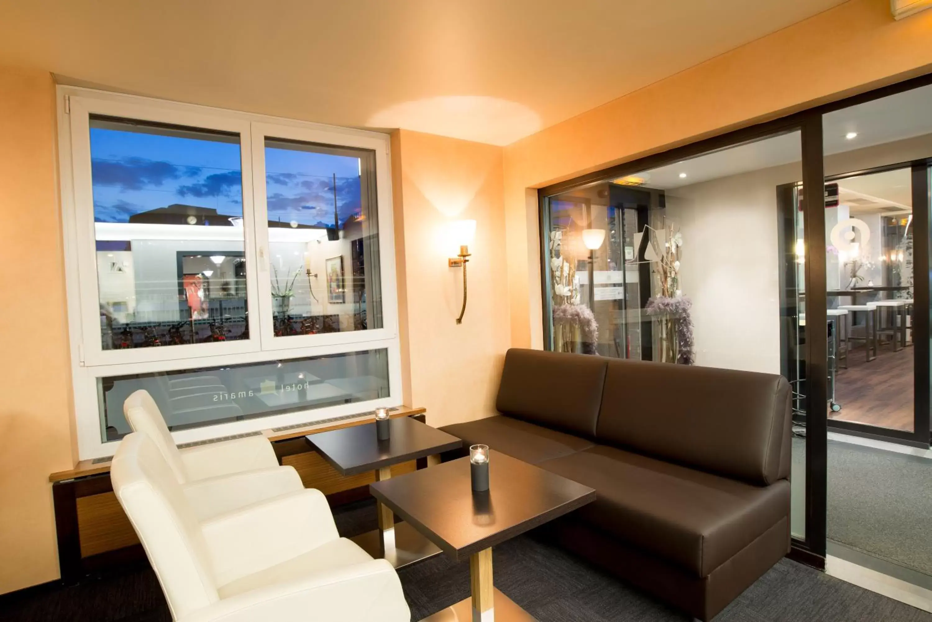 Lobby or reception, Seating Area in Hotel Amaris