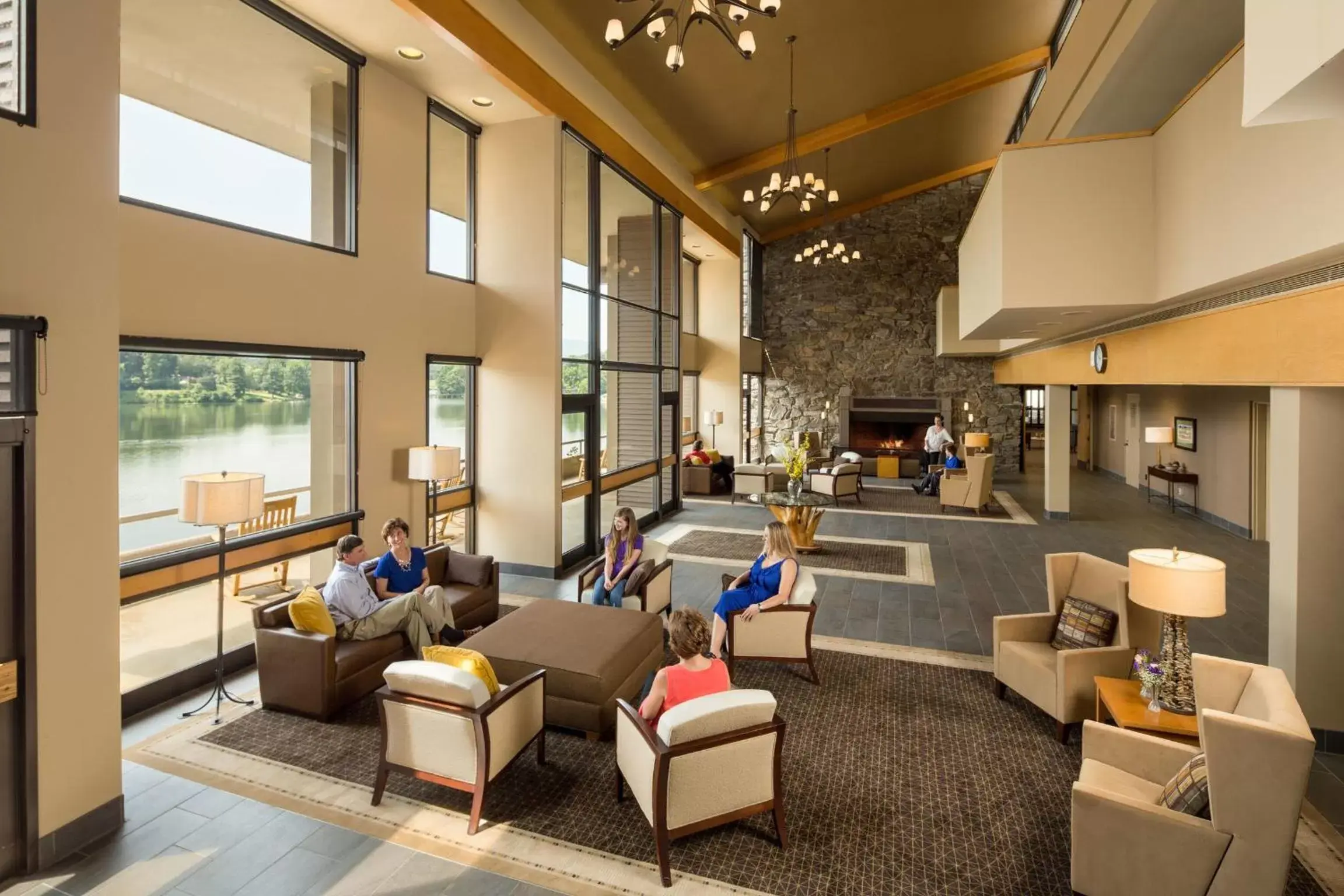 Lobby or reception, Lounge/Bar in The Terrace Hotel at Lake Junaluska