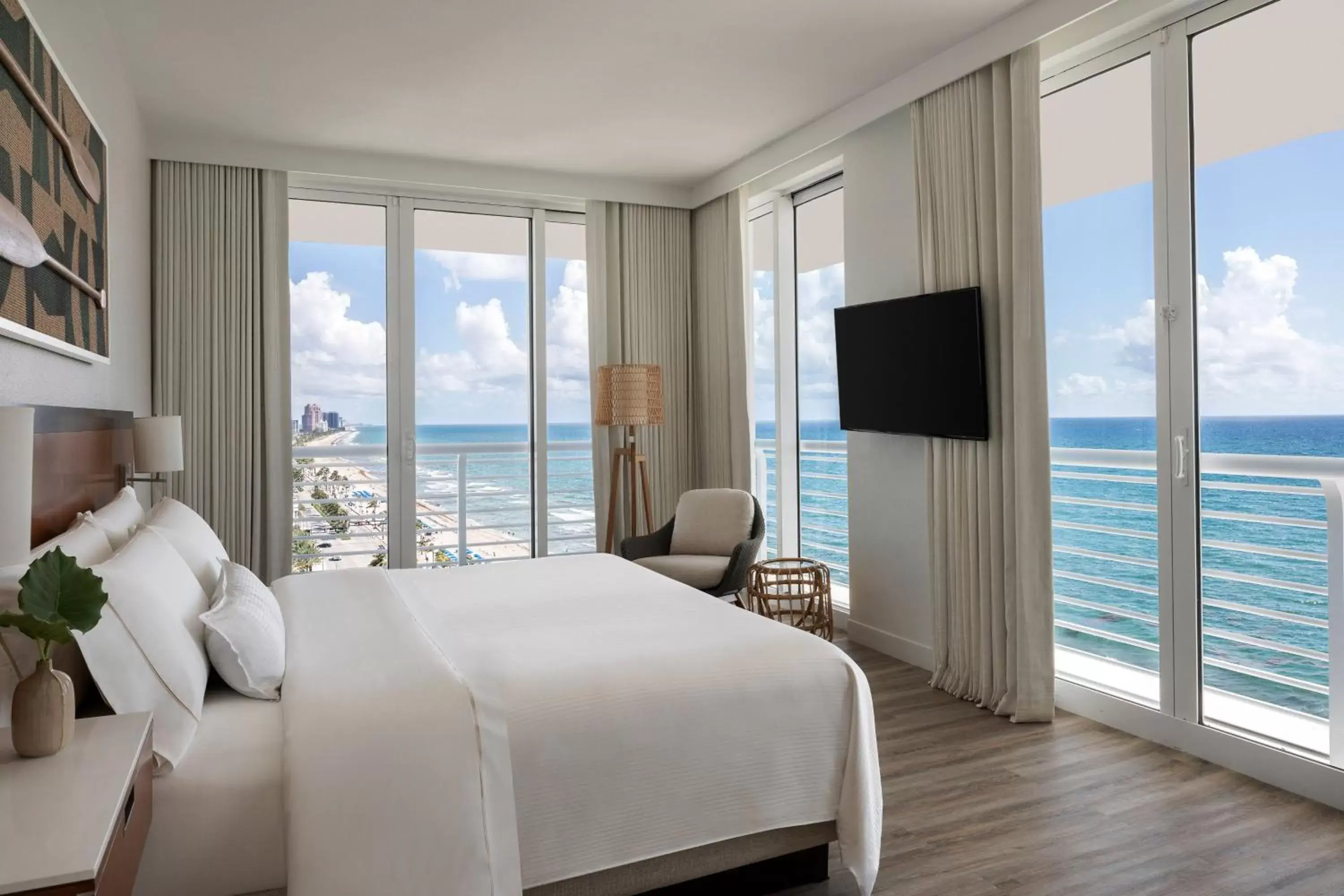 Photo of the whole room, Sea View in The Westin Fort Lauderdale Beach Resort