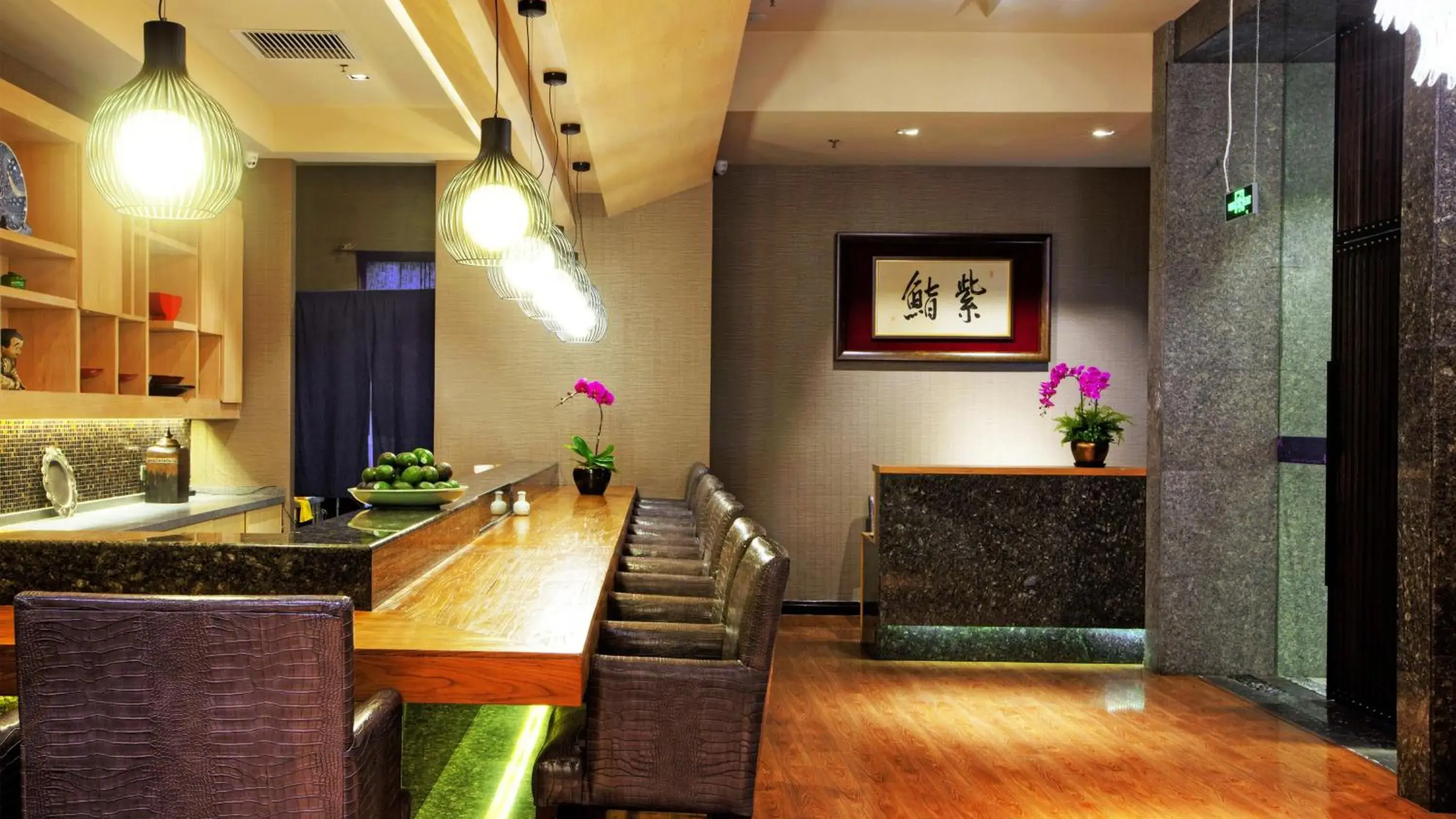 Restaurant/places to eat, Lobby/Reception in Holiday Inn Shanghai Hongqiao West, an IHG Hotel