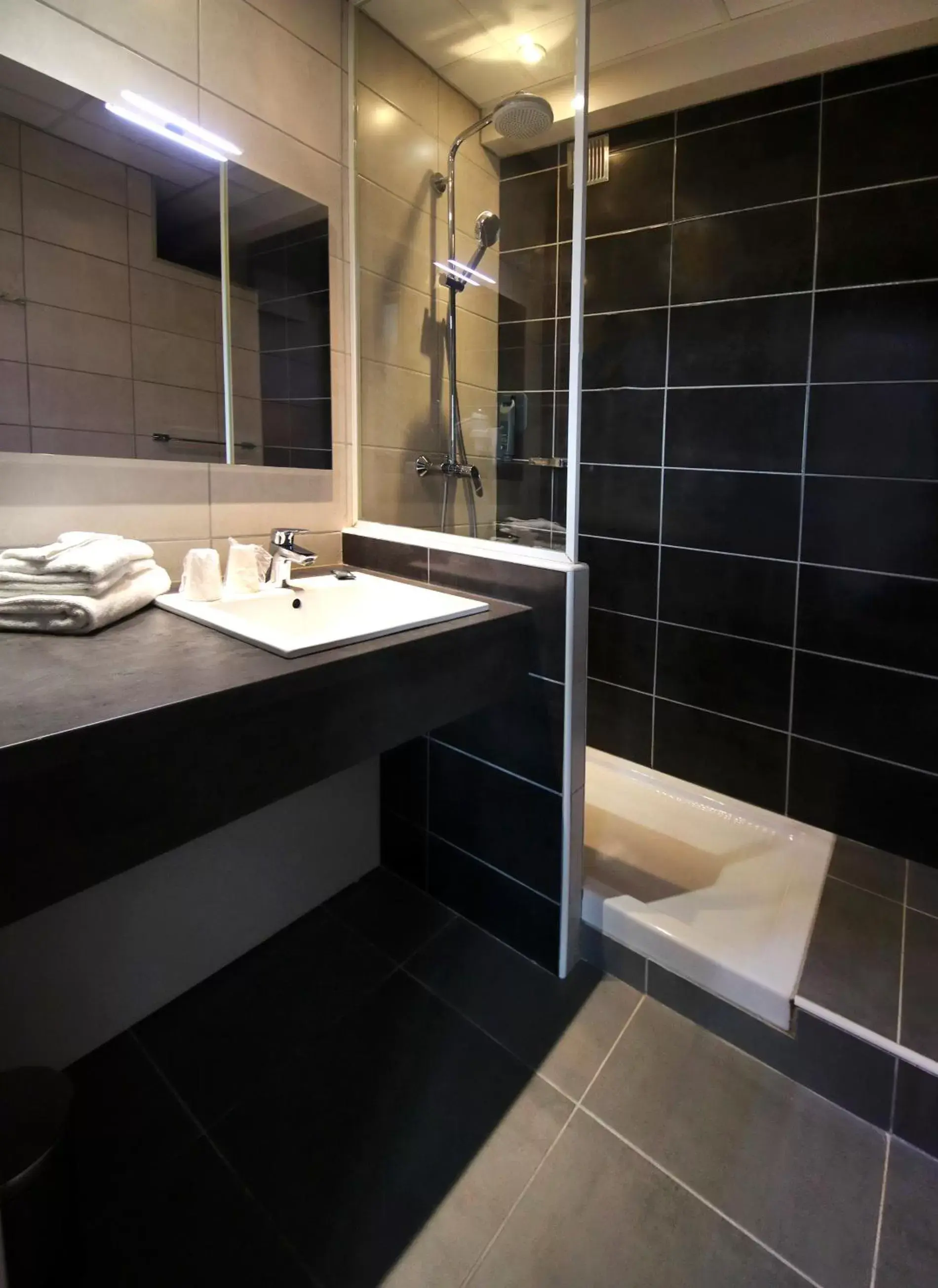 Shower, Bathroom in Le Cheval Blanc