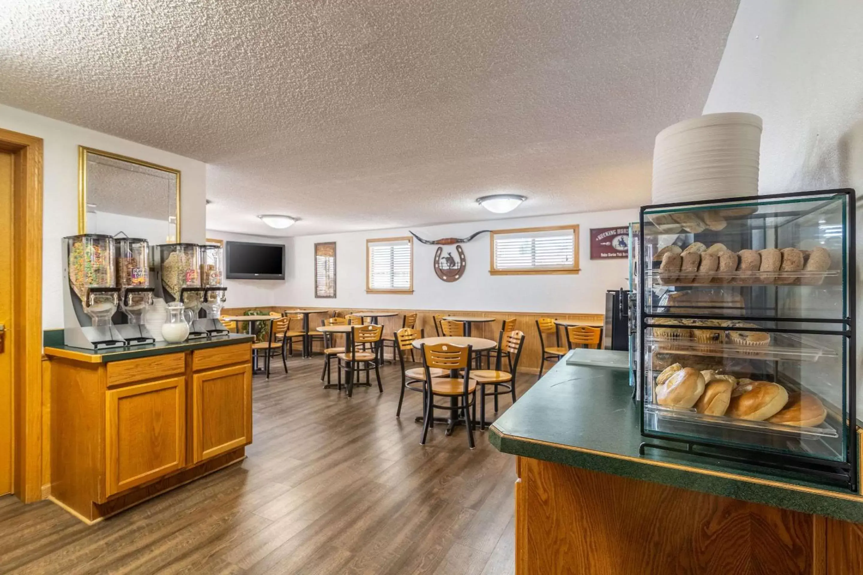 Restaurant/Places to Eat in Econo Lodge Miles City