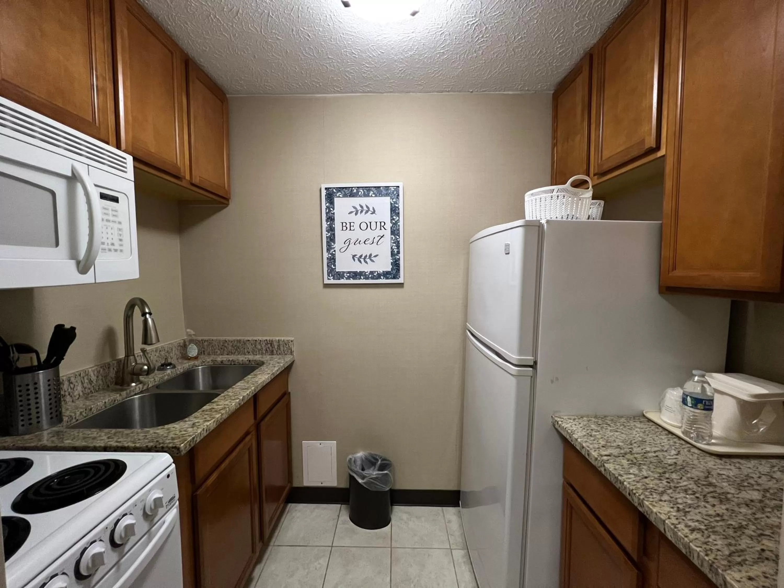 kitchen in Wyndham Garden Hotel Cross Lanes Charleston