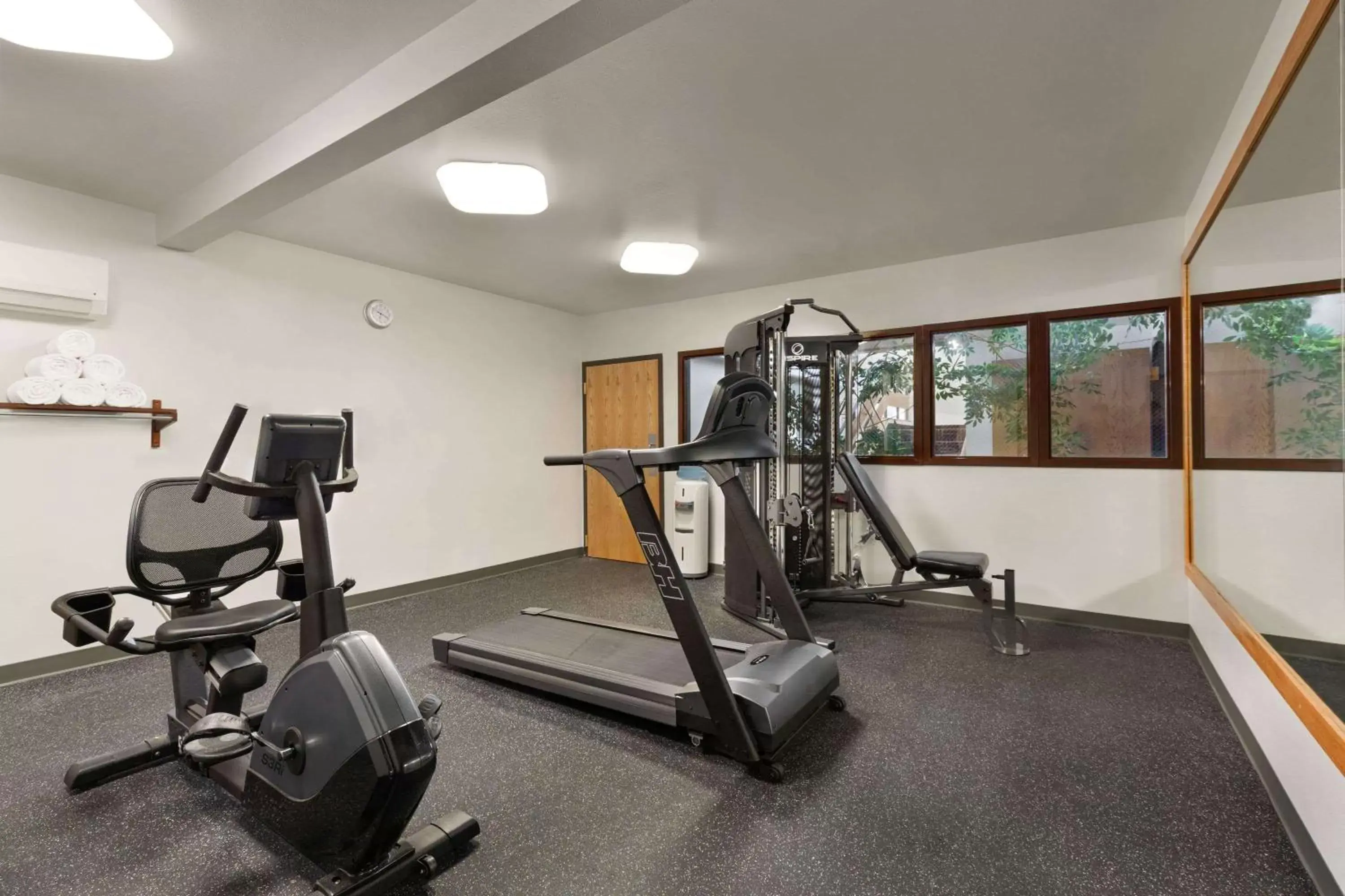 Fitness centre/facilities, Fitness Center/Facilities in Super 8 by Wyndham Columbus