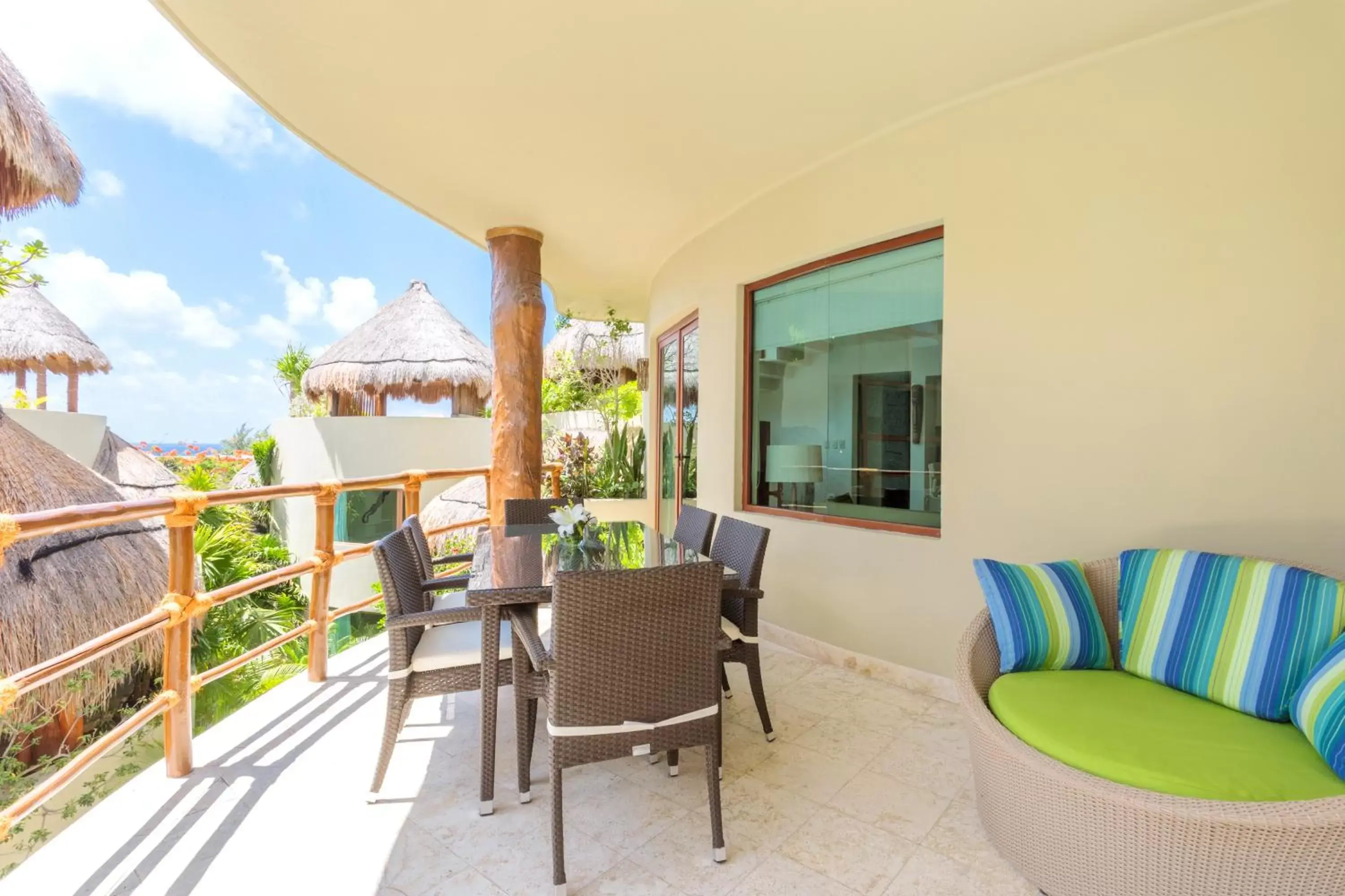 Balcony/Terrace in Maya Villa Condo Hotel and Beachclub