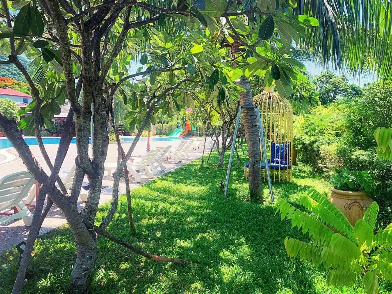 Garden in KEP BAY HOTEL & RESORT