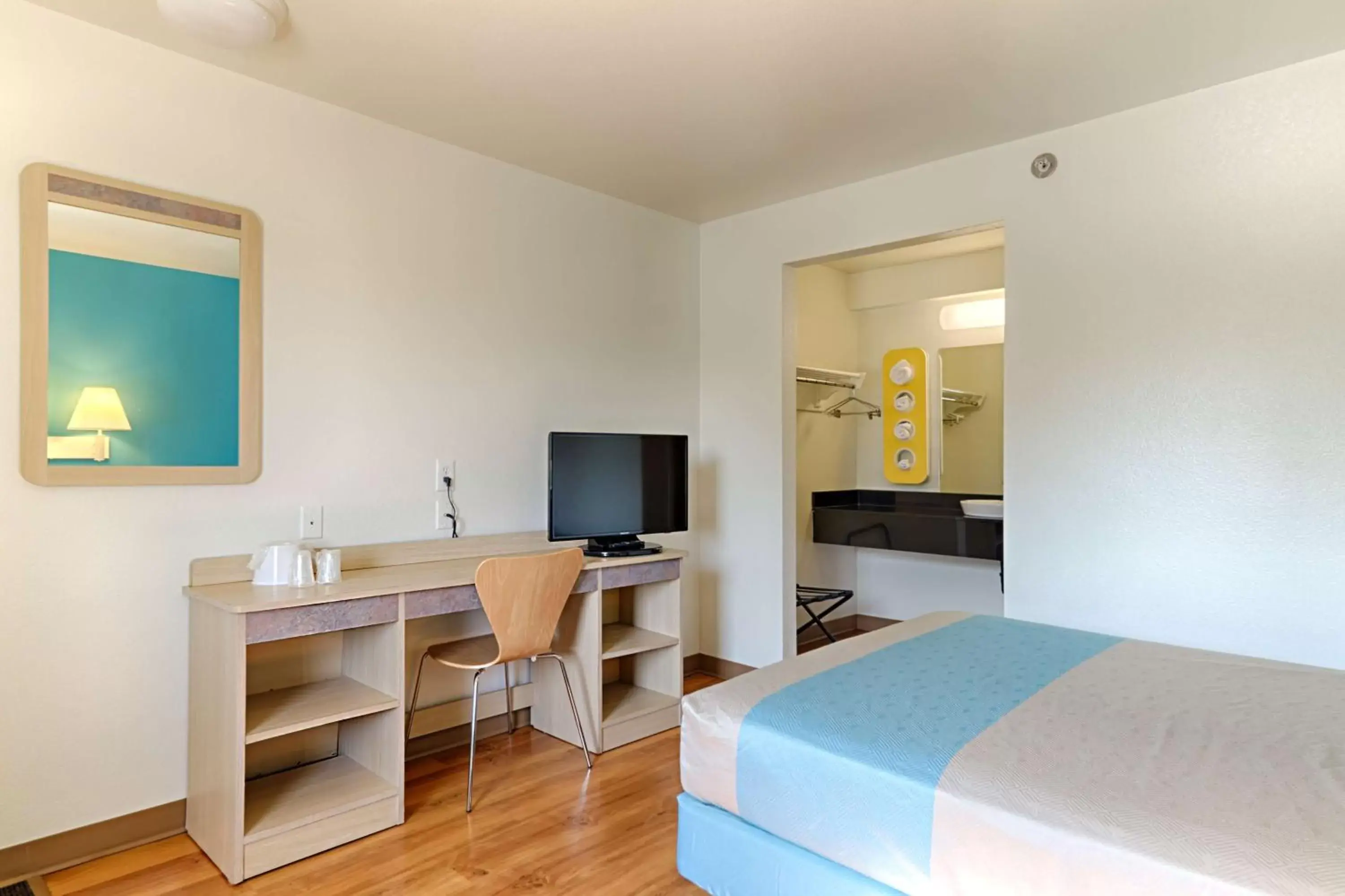 TV and multimedia, TV/Entertainment Center in Motel 6-Laurel, DC - Washington Northeast