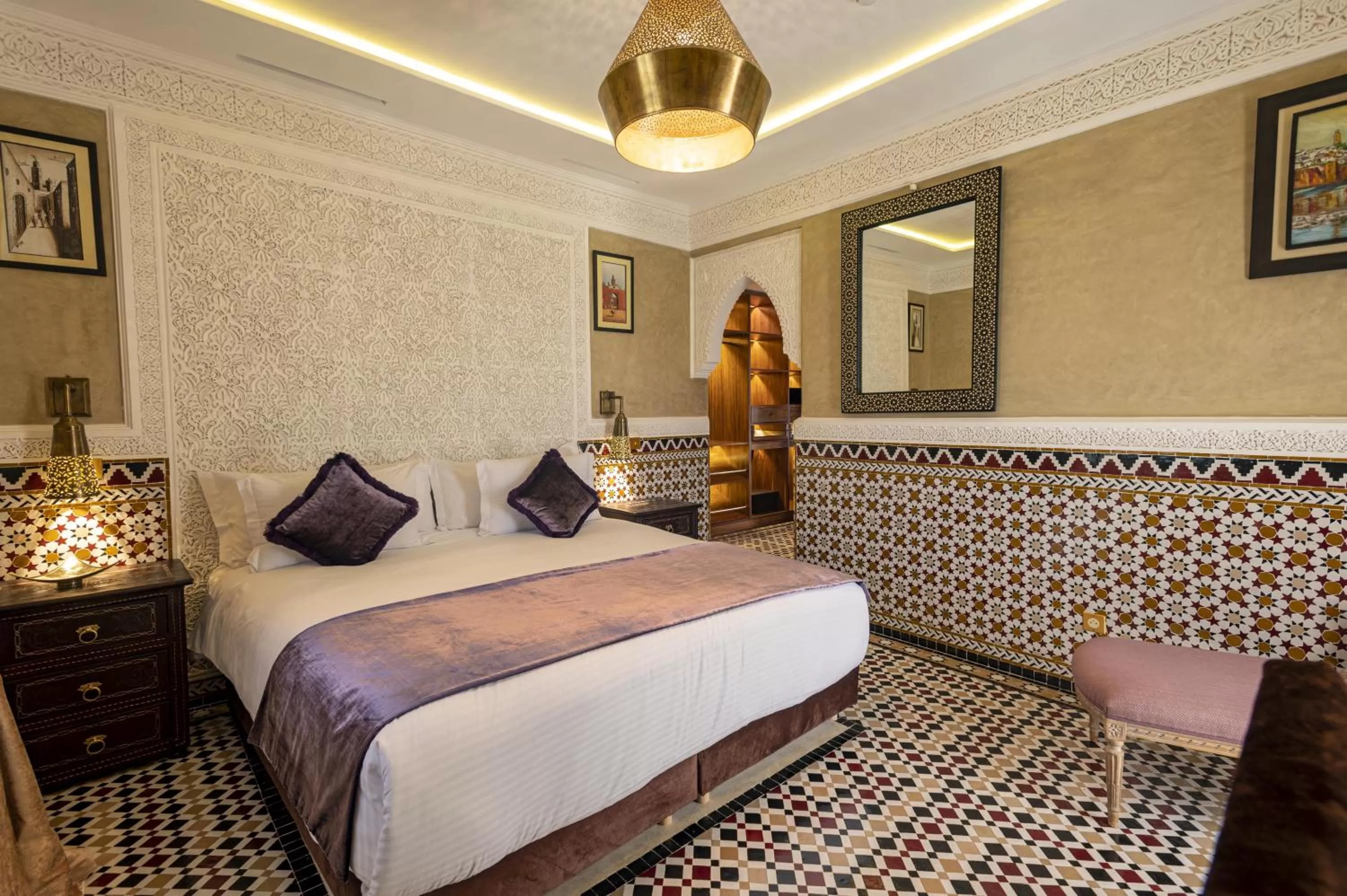 Bed in Maria Towers , Palais Table d'hôtes & SPA