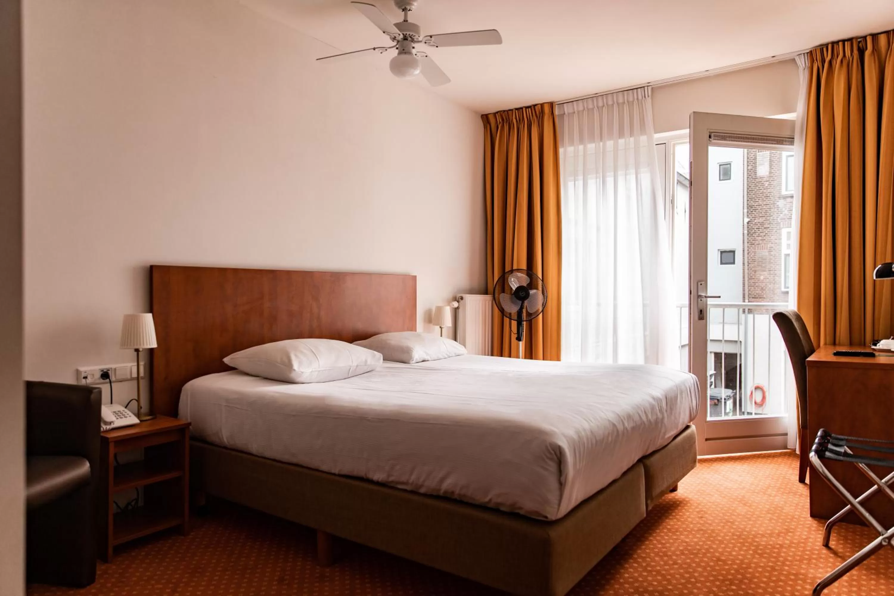 Property building, Bed in Ambassador City Centre Hotel