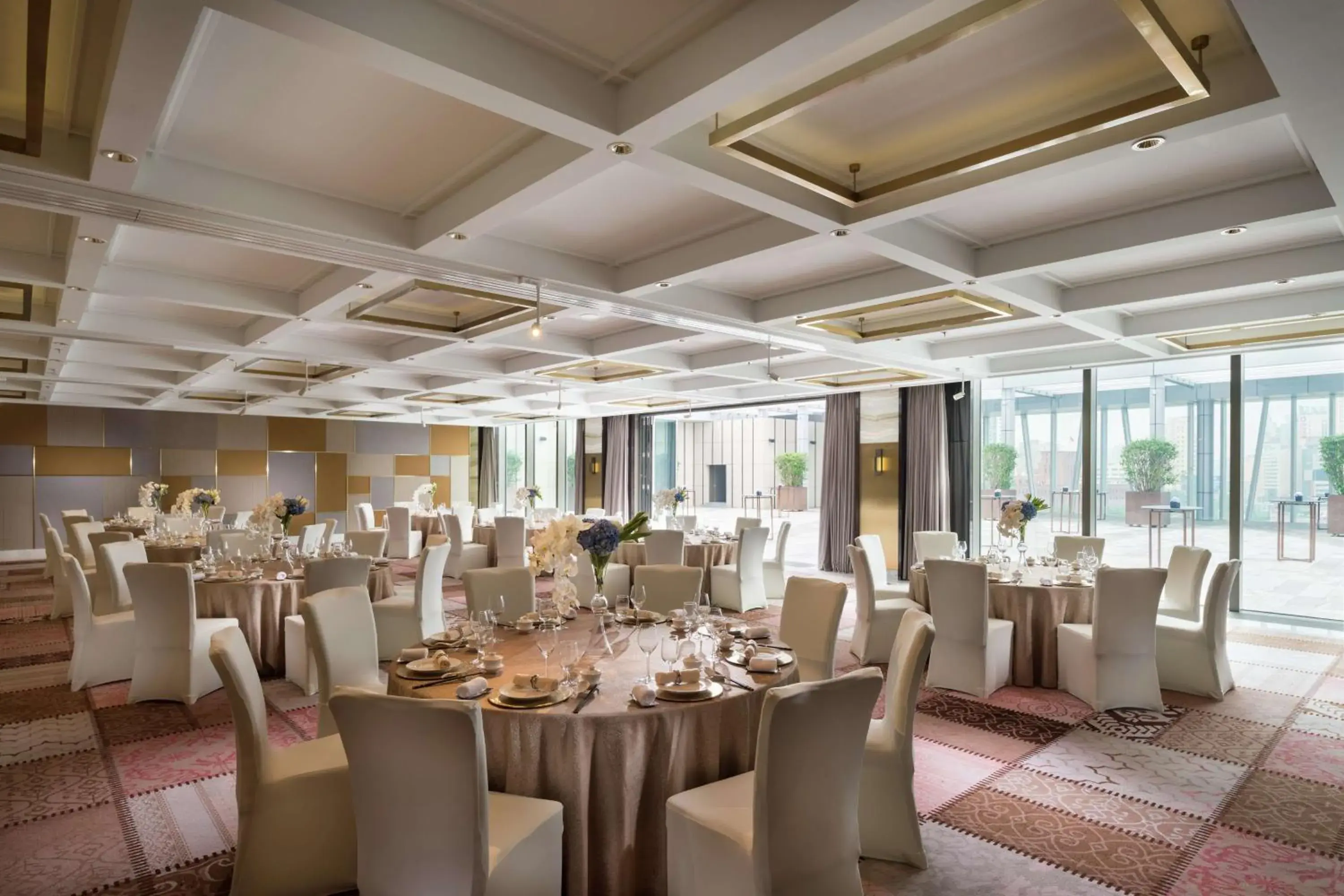 Meeting/conference room, Restaurant/Places to Eat in Conrad Shenyang