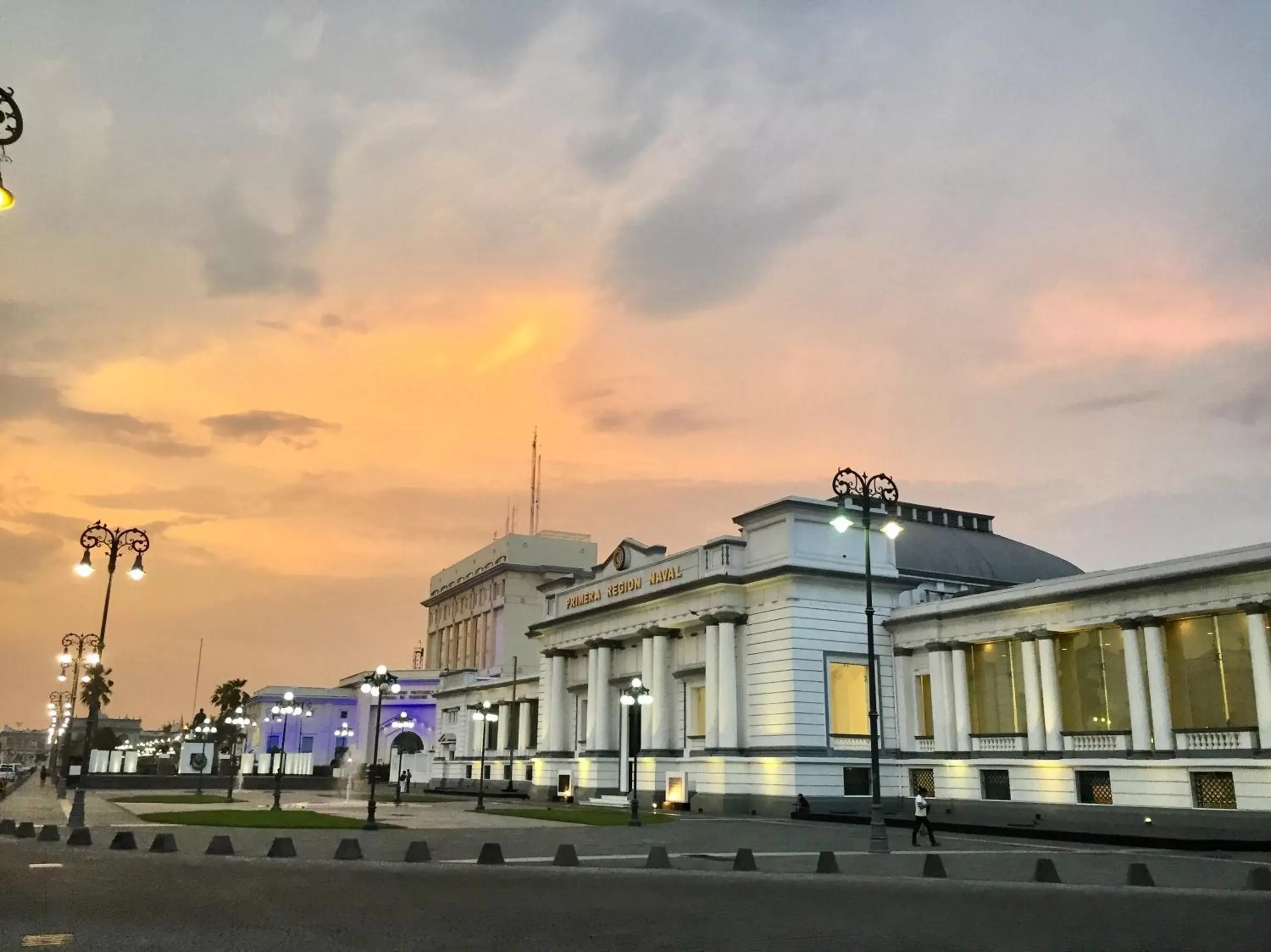 Nearby landmark, Property Building in Hotel Oriente