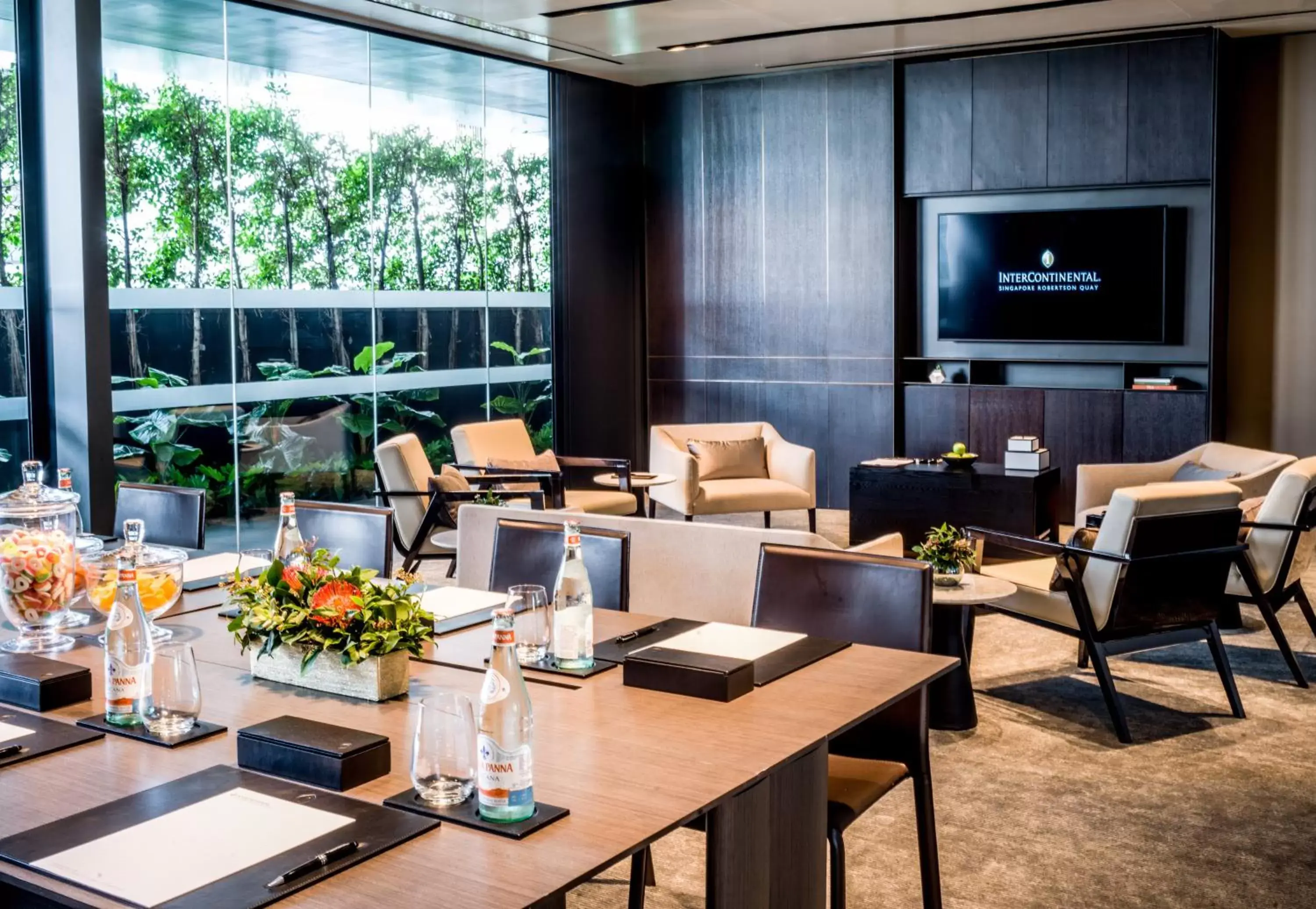 Meeting/conference room, Restaurant/Places to Eat in InterContinental Singapore Robertson Quay, an IHG Hotel